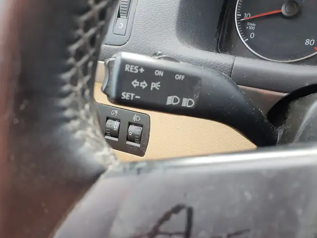 Volkswagen Touran view 13