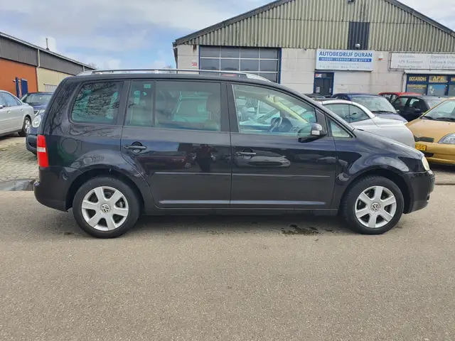 Volkswagen Touran view 7