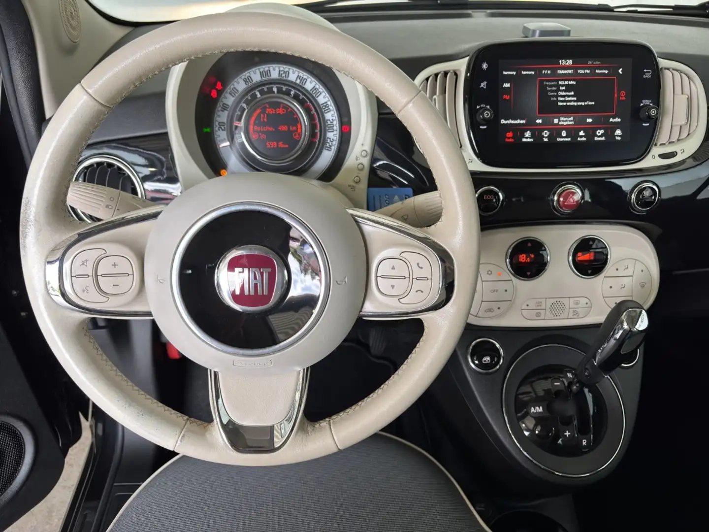 Fiat 500C 500 C 0.9 Dualogic Lounge KlimaA/PDC/Connect Klima Schwarz - 2