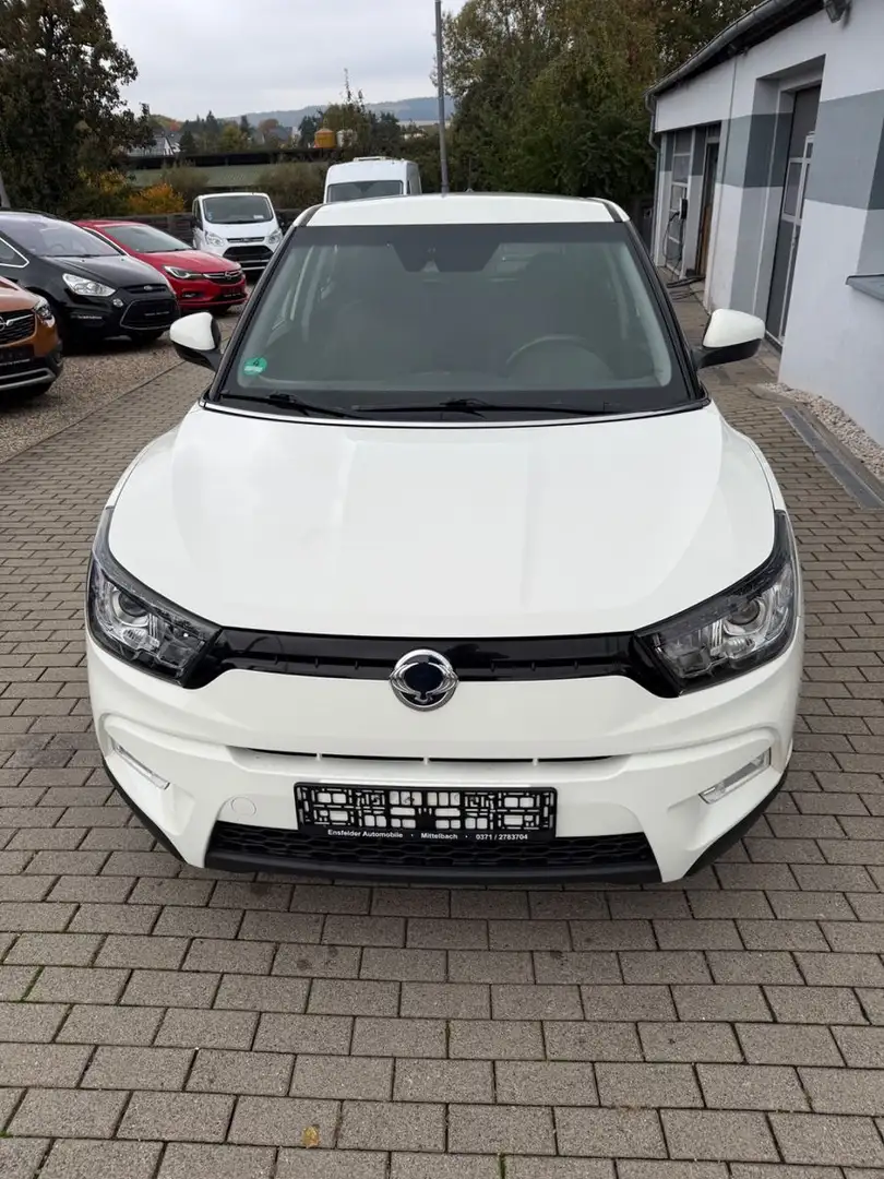 SsangYong Tivoli 1.6 e-XGi 160 QUARTZ Navi Shzg Alu 64tkm Weiß - 2