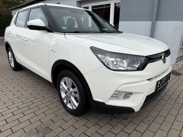 SsangYong Tivoli 1.6 e-XGi 160 QUARTZ Navi Shzg Alu 64tkm