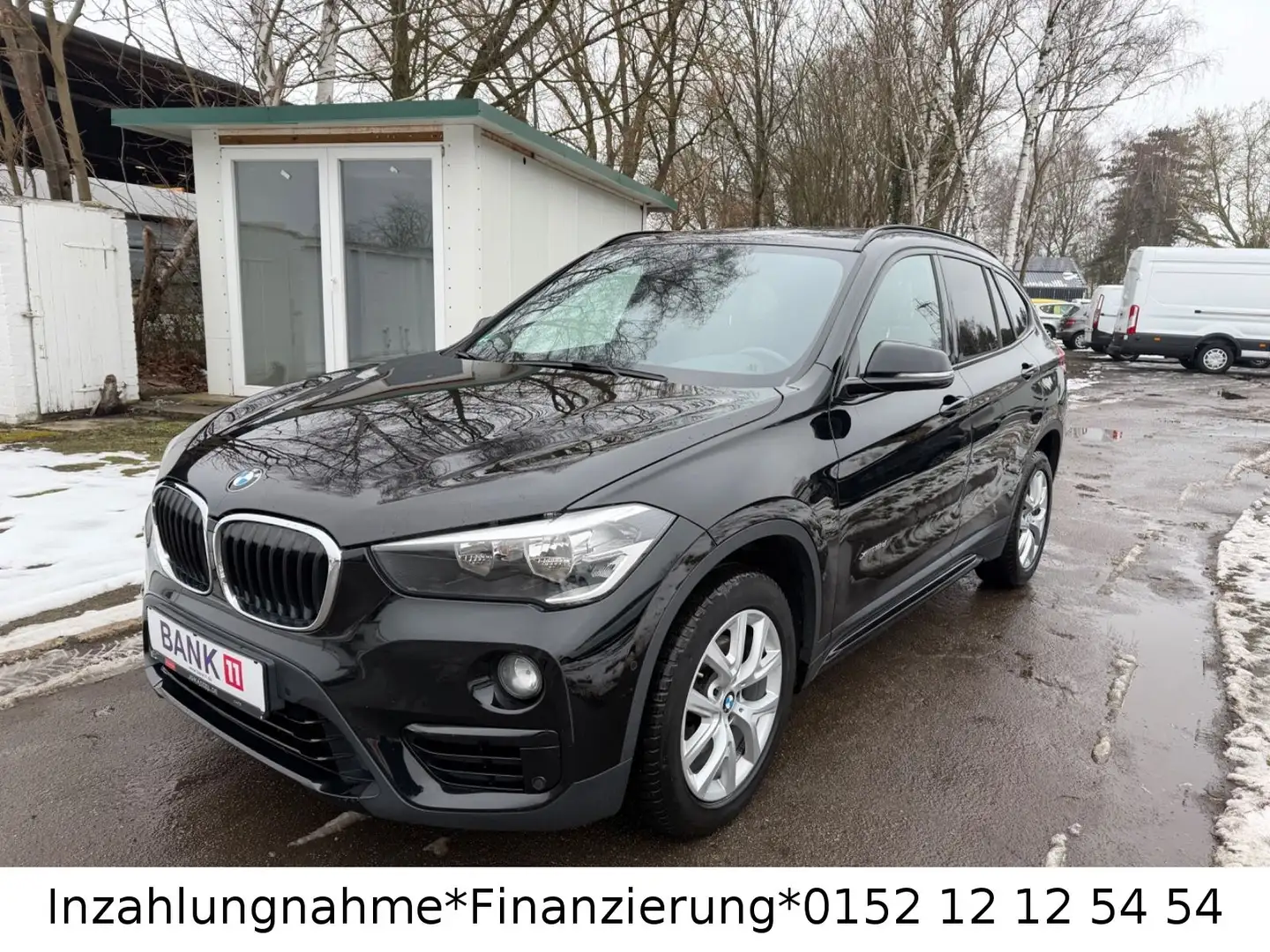 BMW X1 xDrive 18 d Sport Line Schwarz - 2