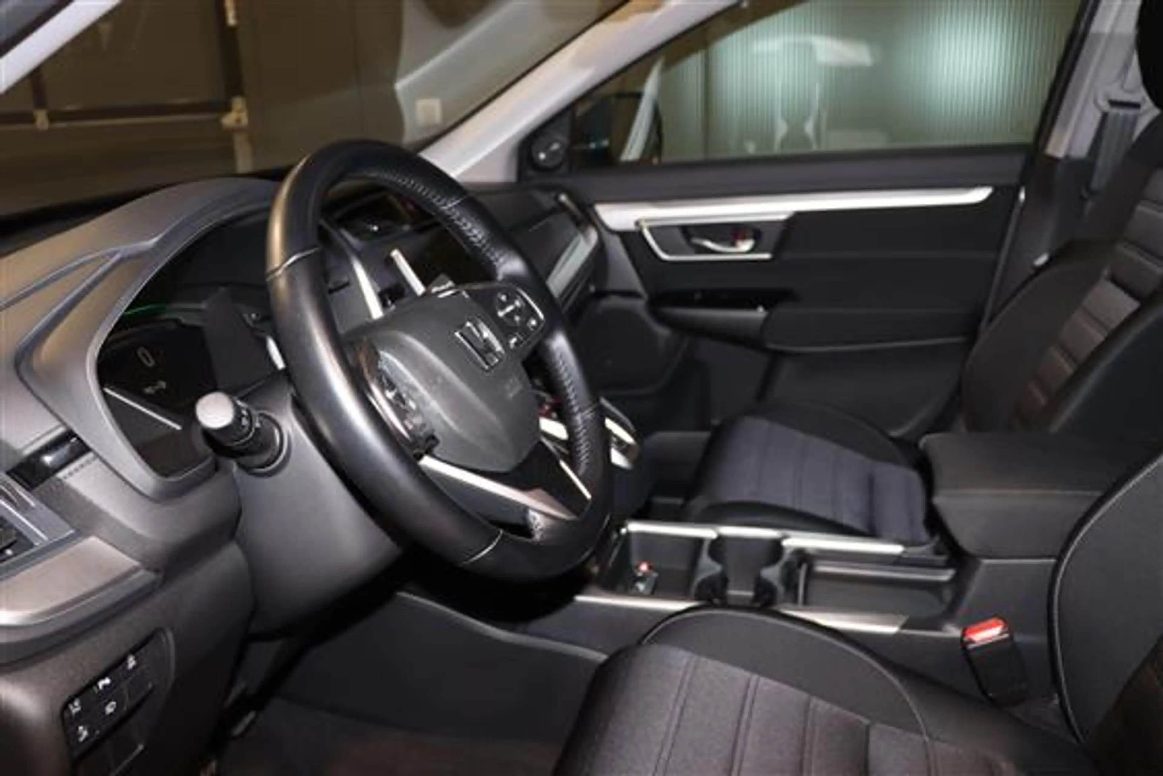 Honda CR-V ELEGANCE HYBRID E:HEV — photo 8