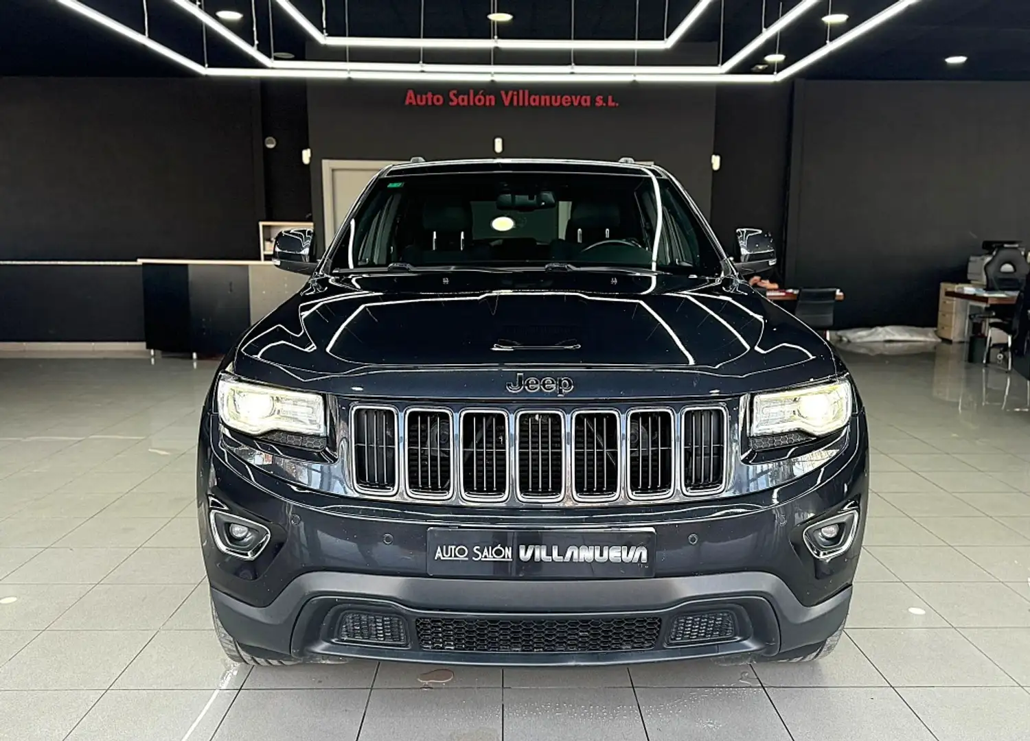 Jeep Grand Cherokee 3.0CRD Laredo 190 Aut. Šedá - 2