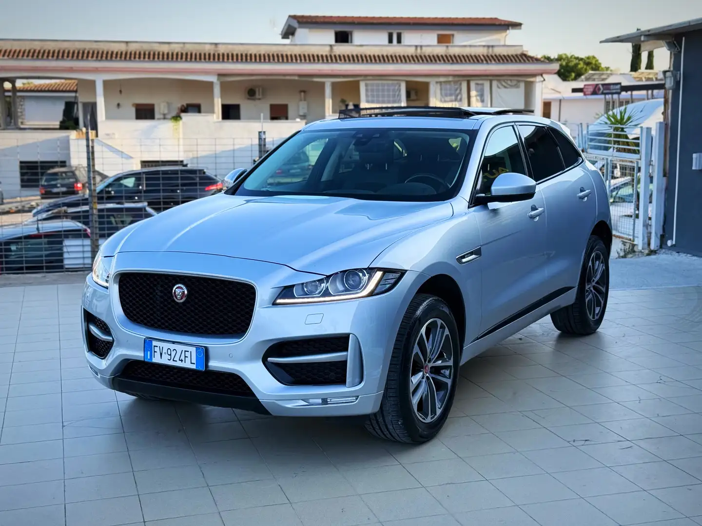 Jaguar F-Pace 2.0d i4 Portfolio awd 240cv auto my20 - 2
