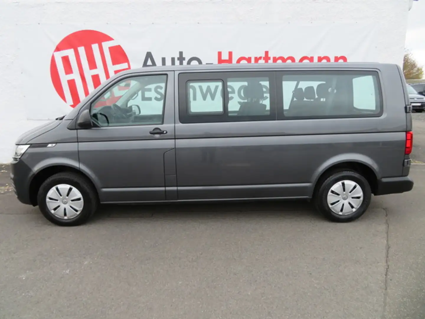 Volkswagen T6.1 Transporter 2.0TDI Kombi LR 9-Sitz GRA 3080 Grau - 2