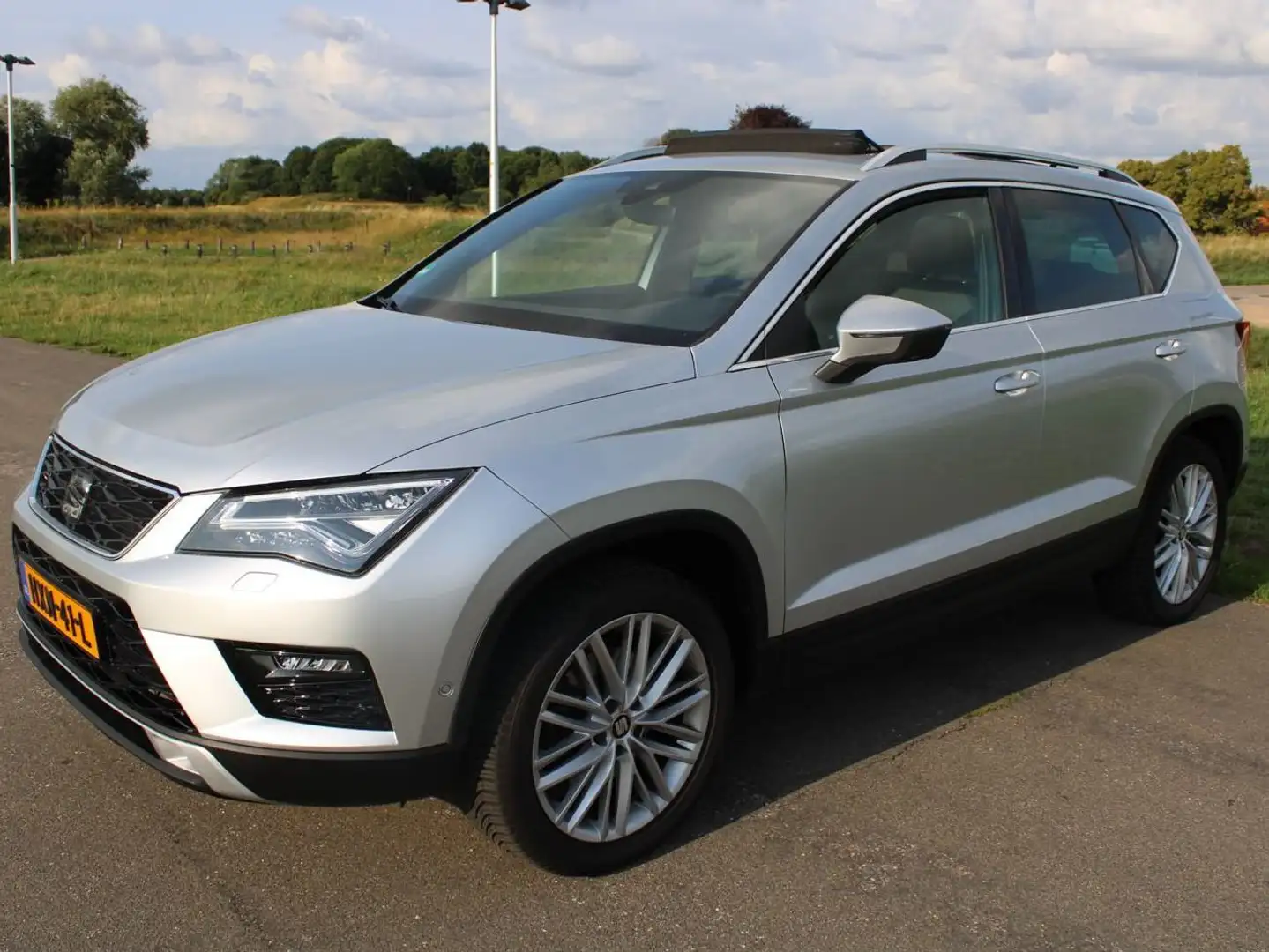 SEAT Ateca 1.4 Eco Xcellence ACT 4DRIVE DSG Zilver - 2