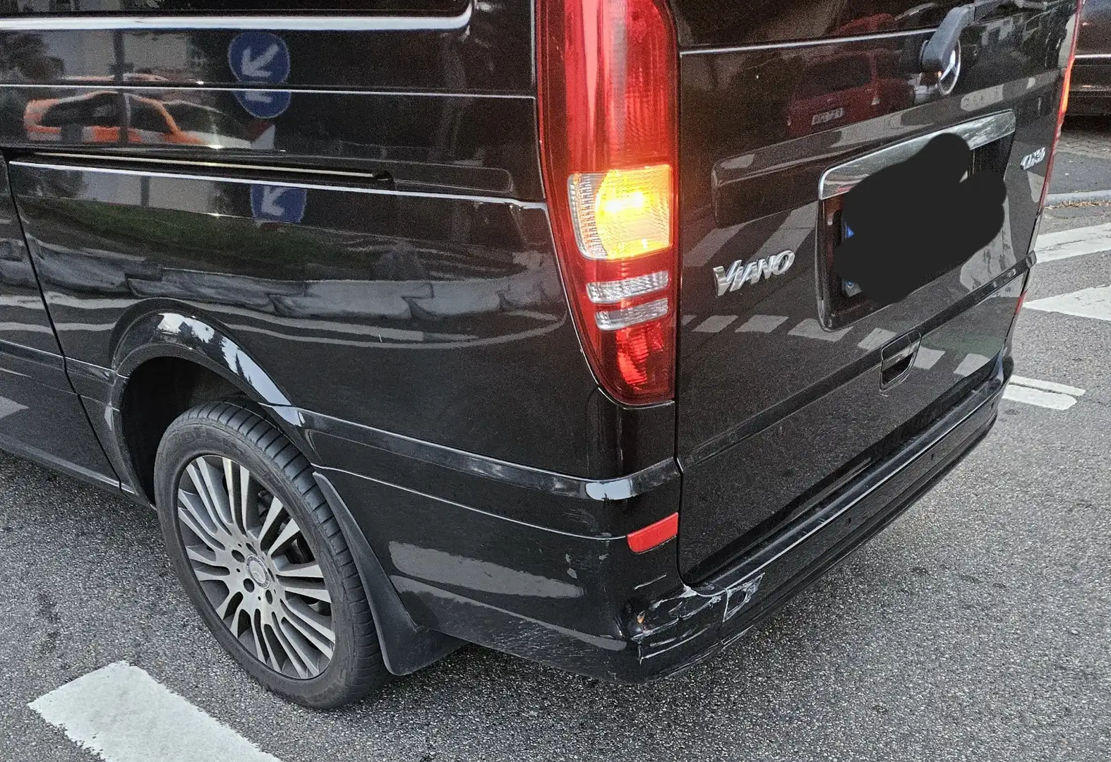 Mercedes-Benz Viano 3.0 CDI DPF lang Automatik Ambiente Czarny - 2