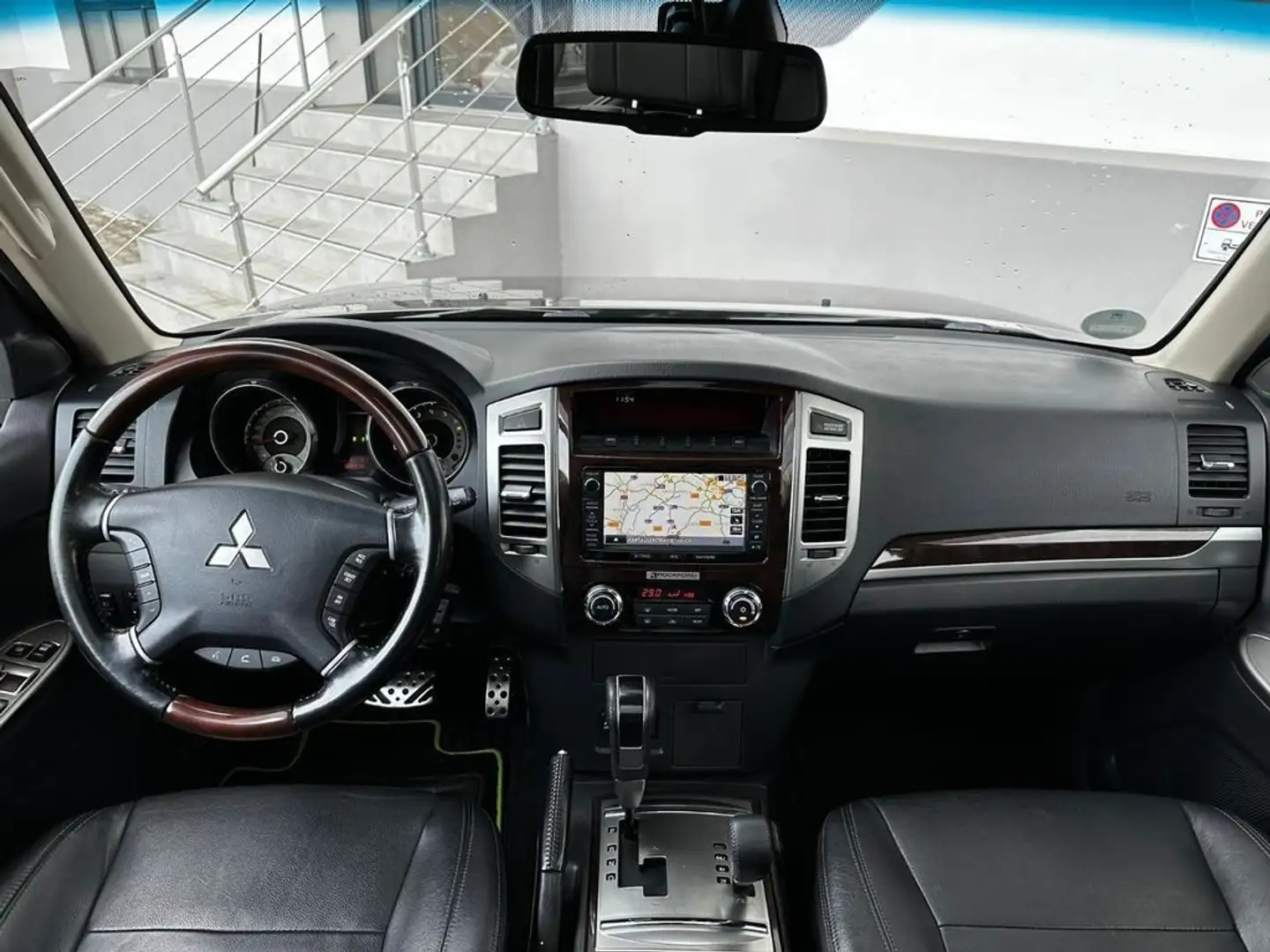 Mitsubishi Pajero 3.2 DI-D 16V aut. 5p. Top siva - 1