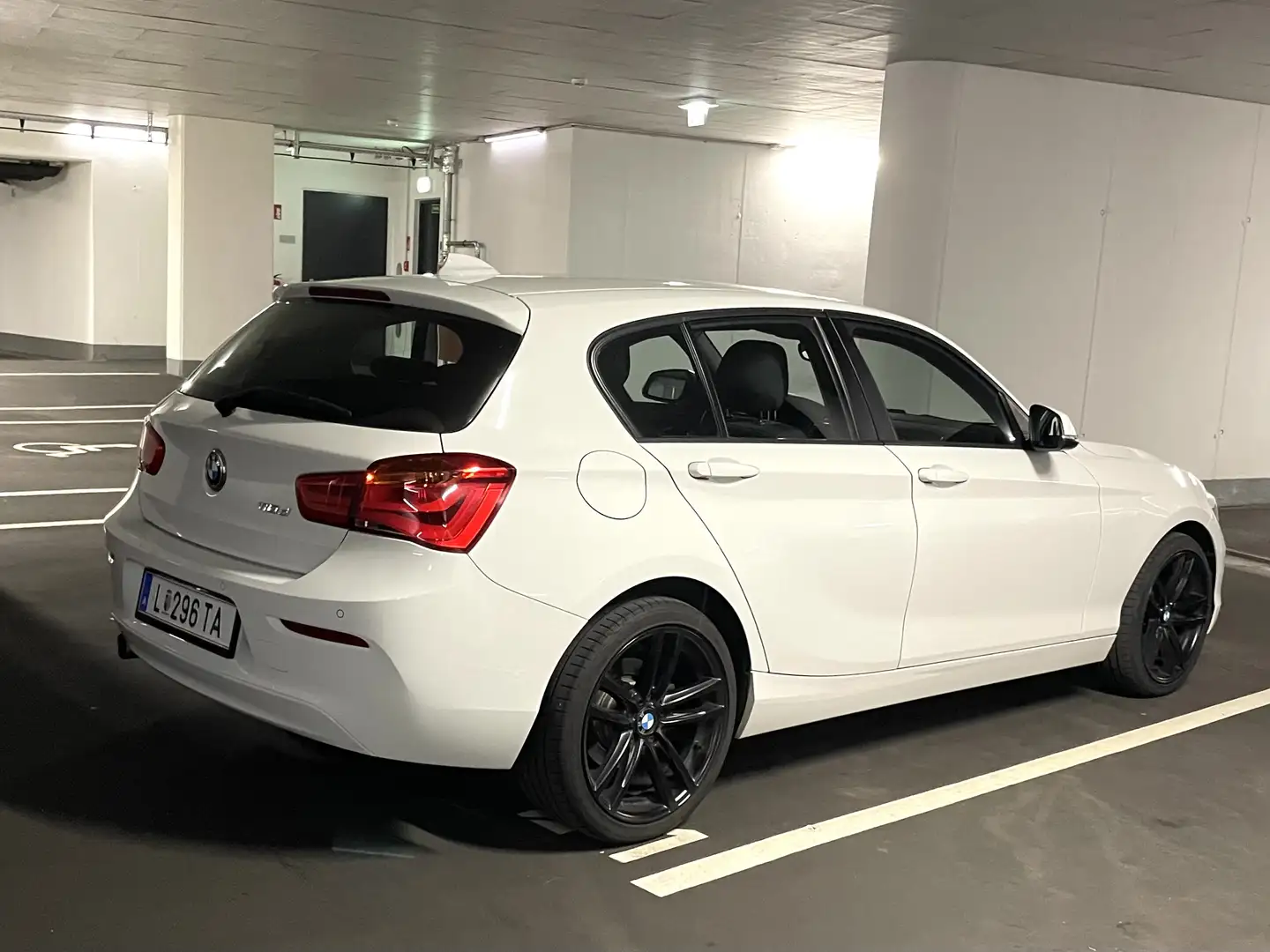 BMW 118 118d Advantage Weiß - 2