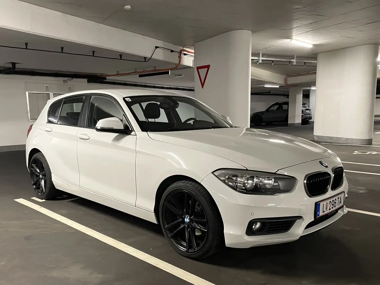BMW 118 118d Advantage Weiß - 1