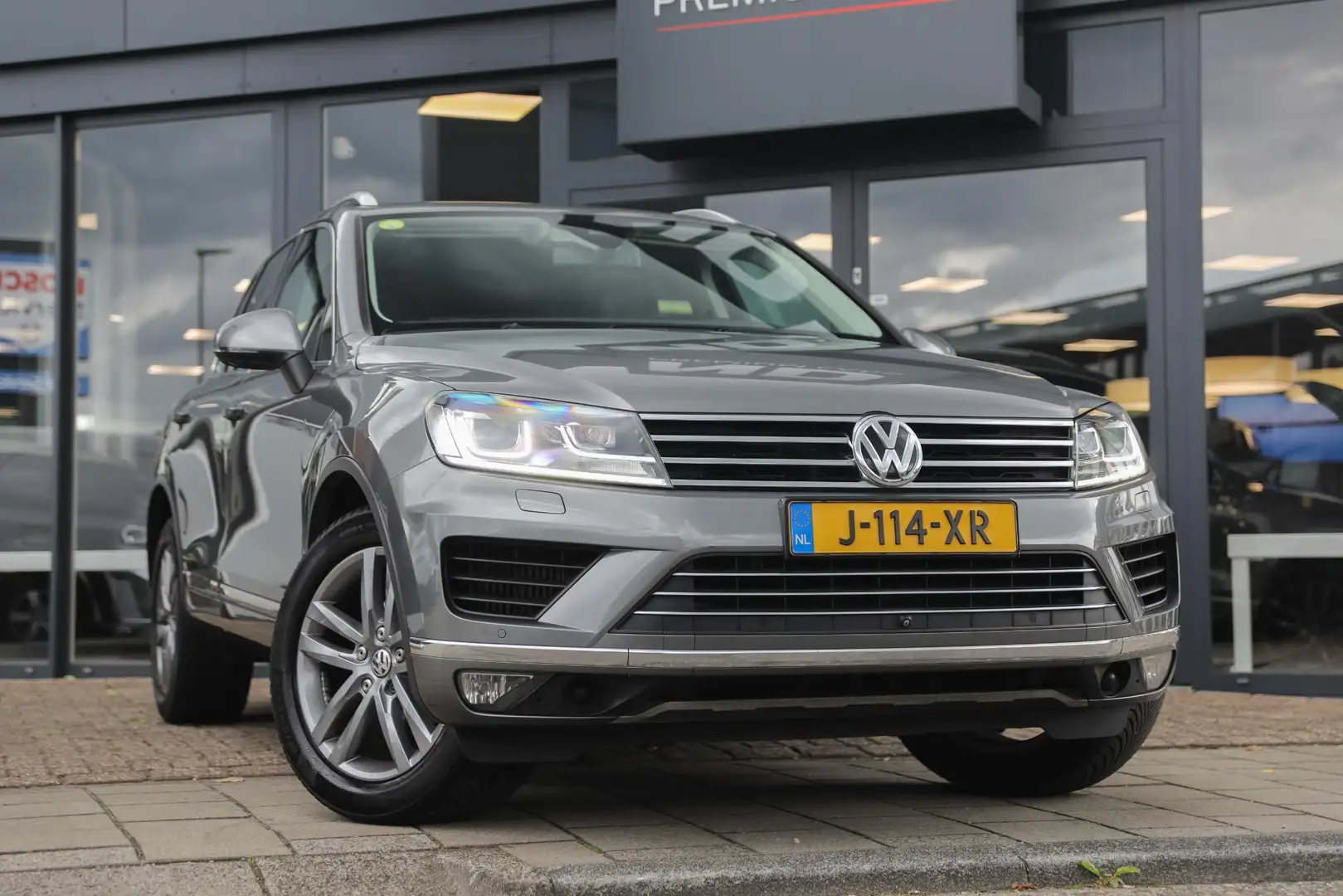 Volkswagen Touareg 3.0 TDI | Trekhaak | 360 camera | Verwarmbare voor Gris - 1