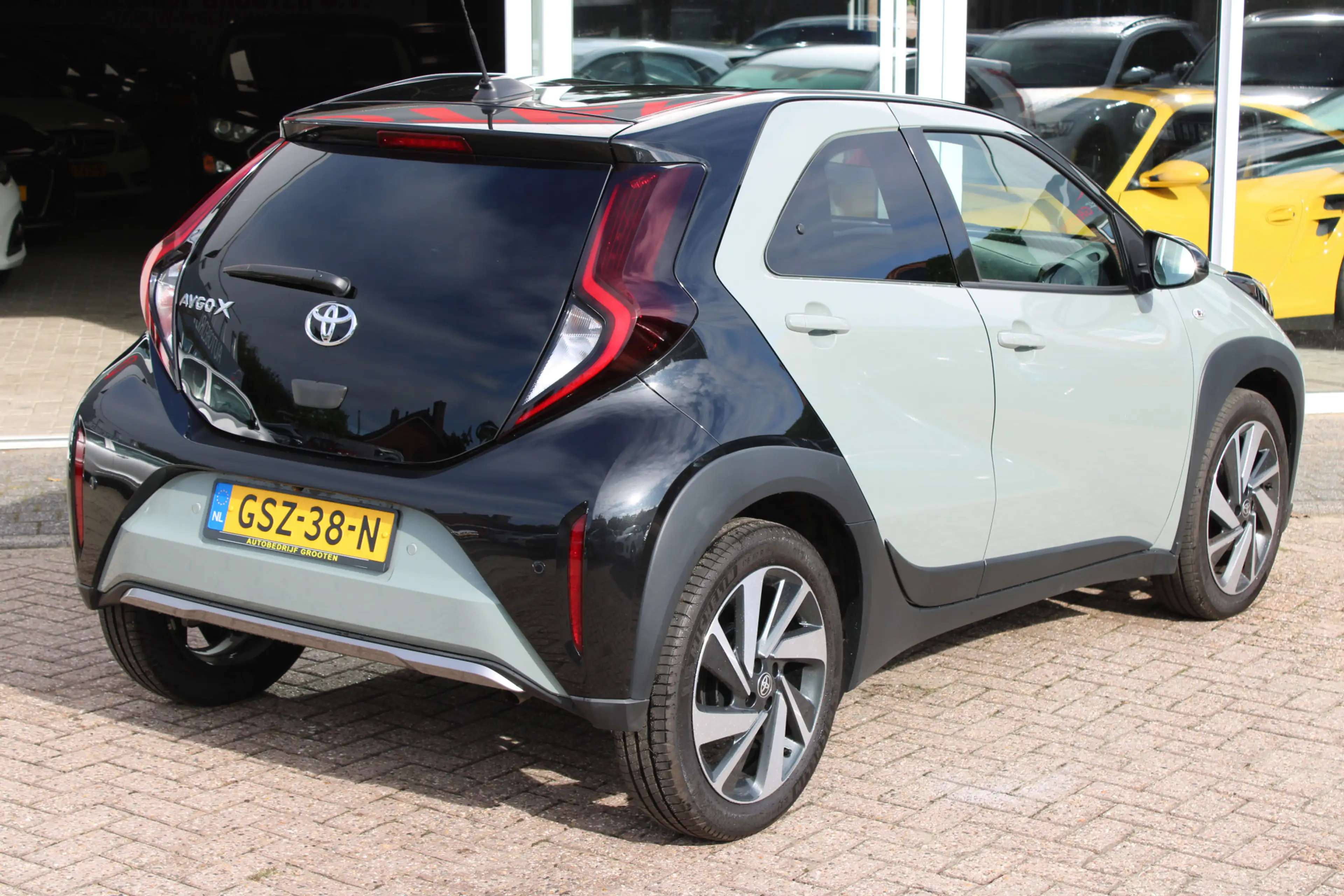 Toyota Aygo X 1.0 VVT-i S-CVT Envy//Camera//Ecc//Automaat!! — photo 3