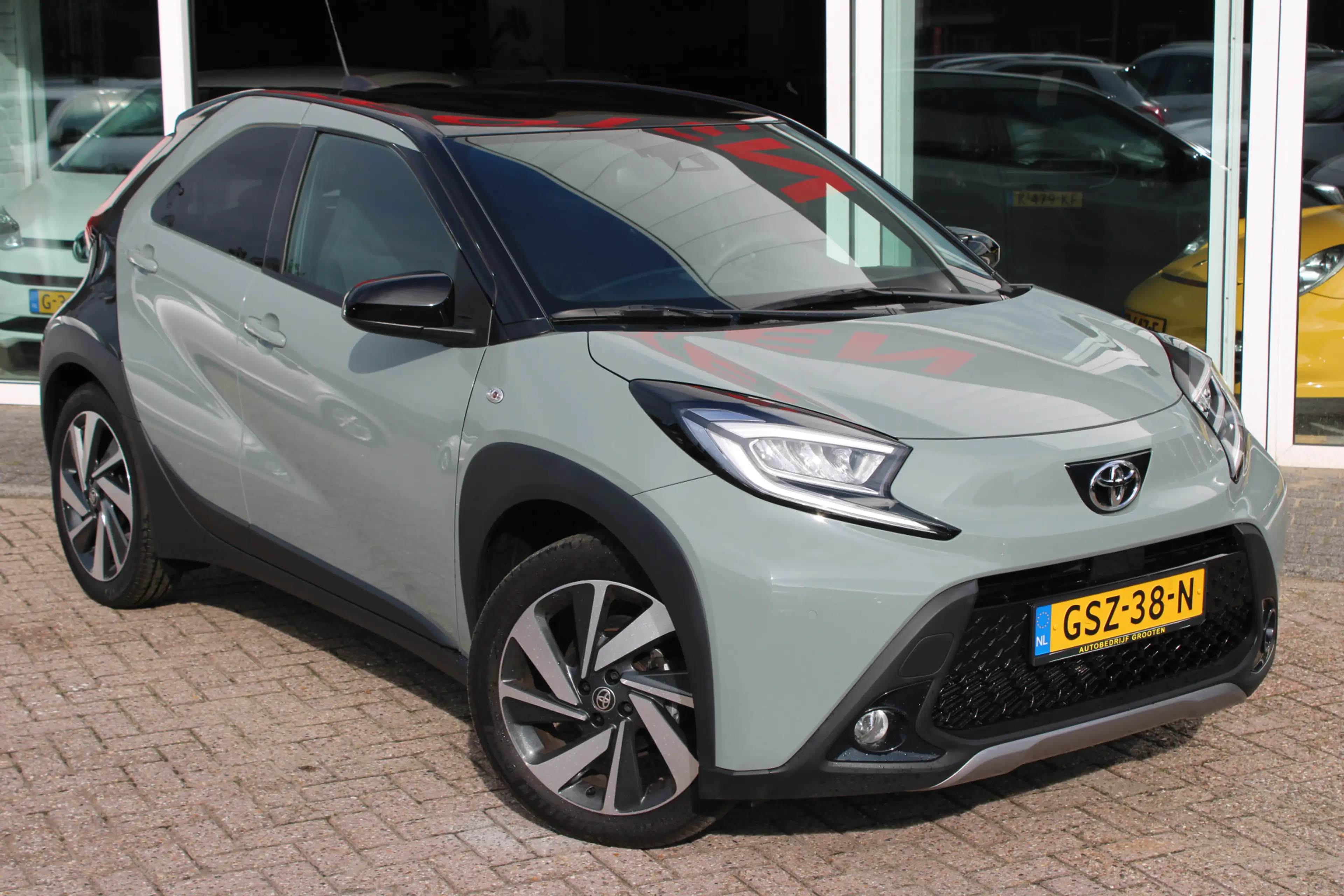 Toyota Aygo X 1.0 VVT-i S-CVT Envy//Camera//Ecc//Automaat!! — photo 2