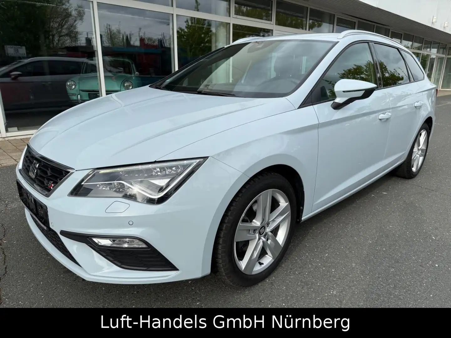 SEAT Leon ST FR Black Matt Edition 1.5 DSG NAVI LED Gris - 1