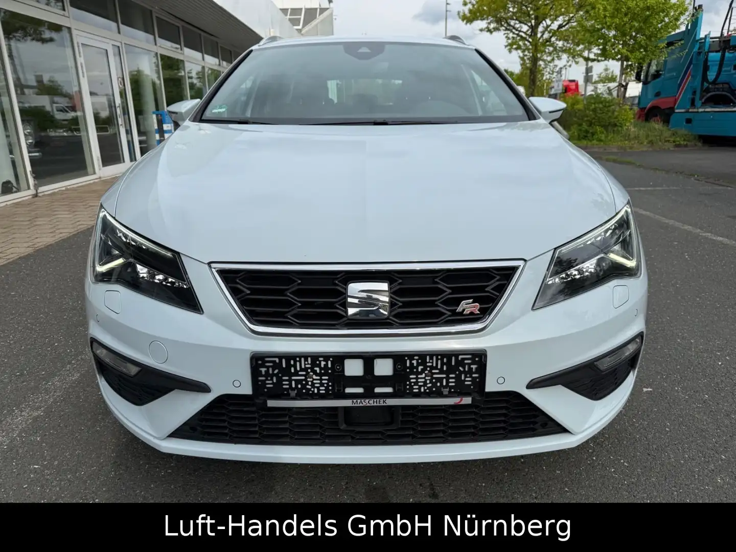 SEAT Leon ST FR Black Matt Edition 1.5 DSG NAVI LED Gris - 2