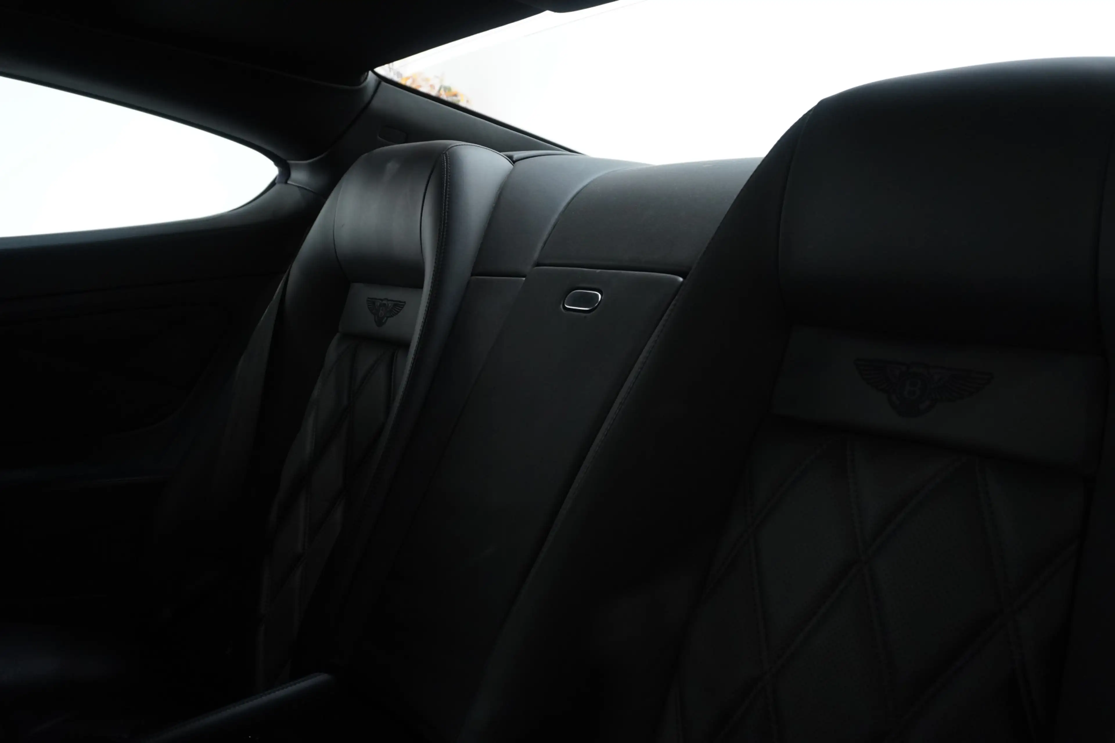 Bentley Continental GT 6.0 W12 — photo 25