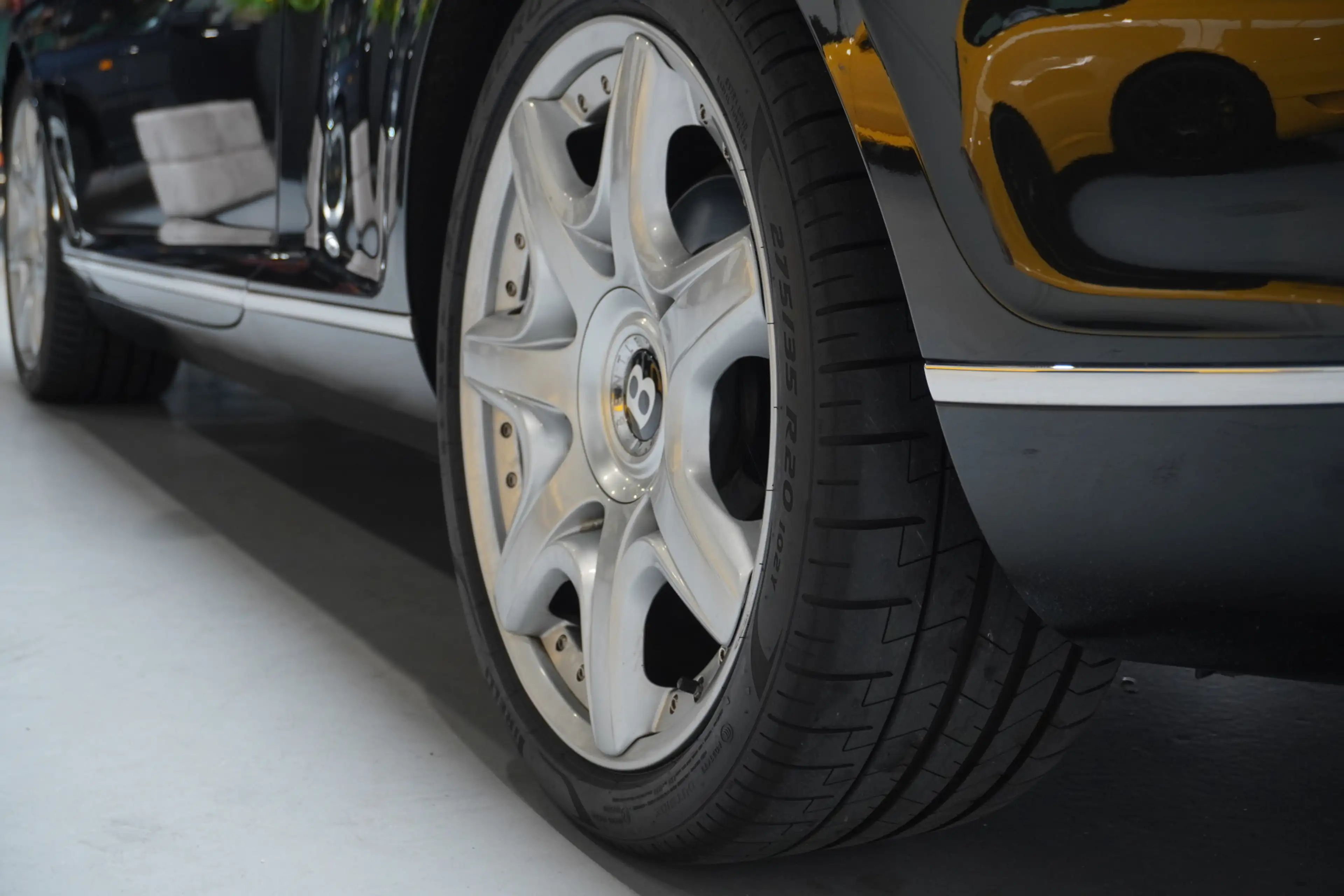 Bentley Continental GT 6.0 W12 — photo 14
