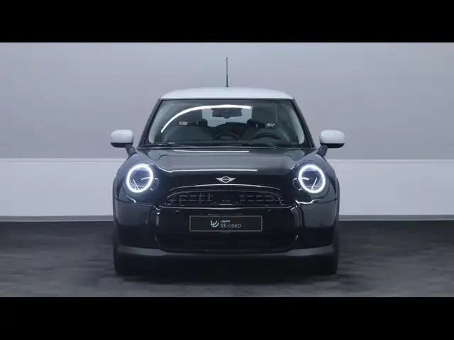 Mini Cooper Cooper view 2
