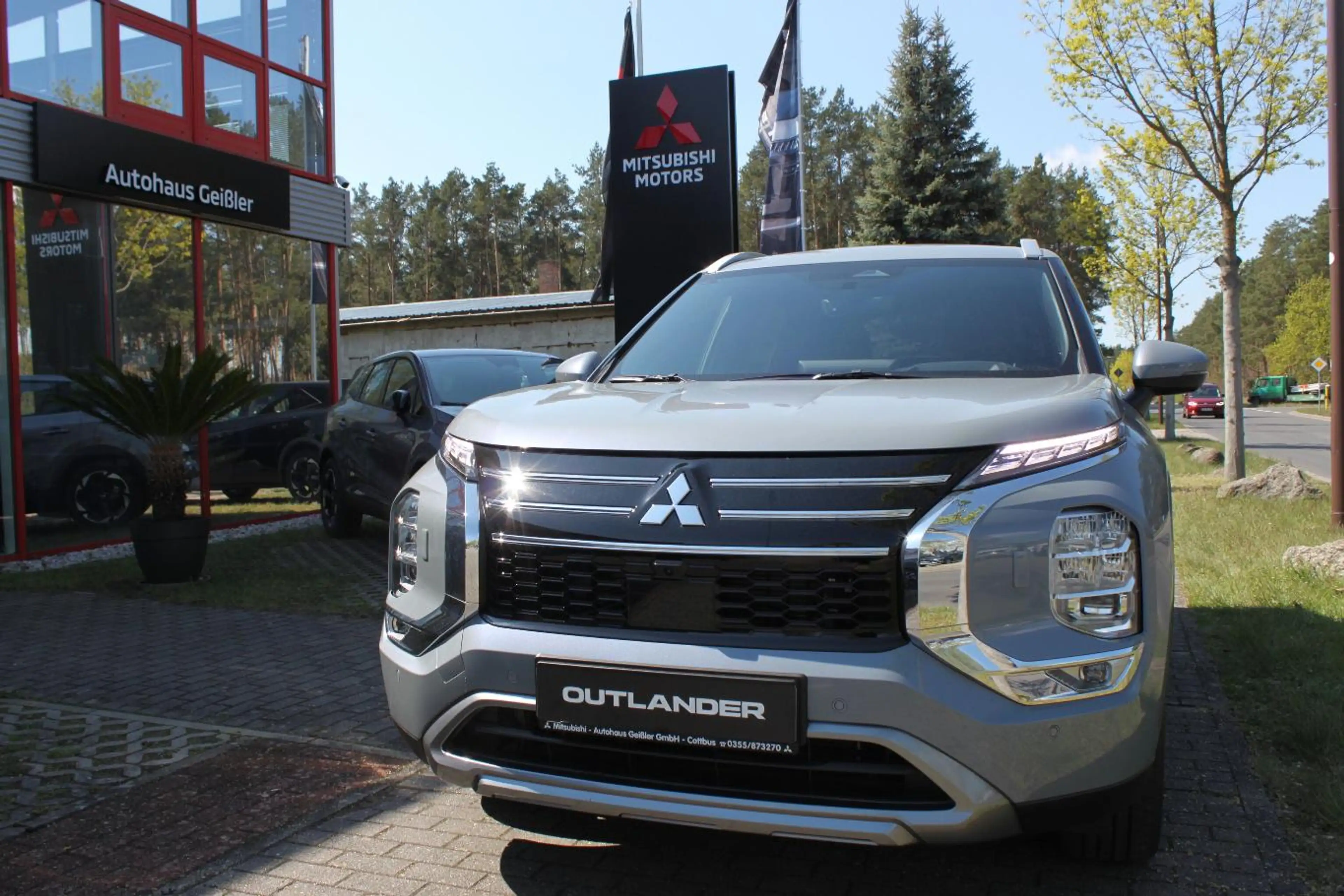 Mitsubishi Outlander 2.4L PHEV Select — photo 4