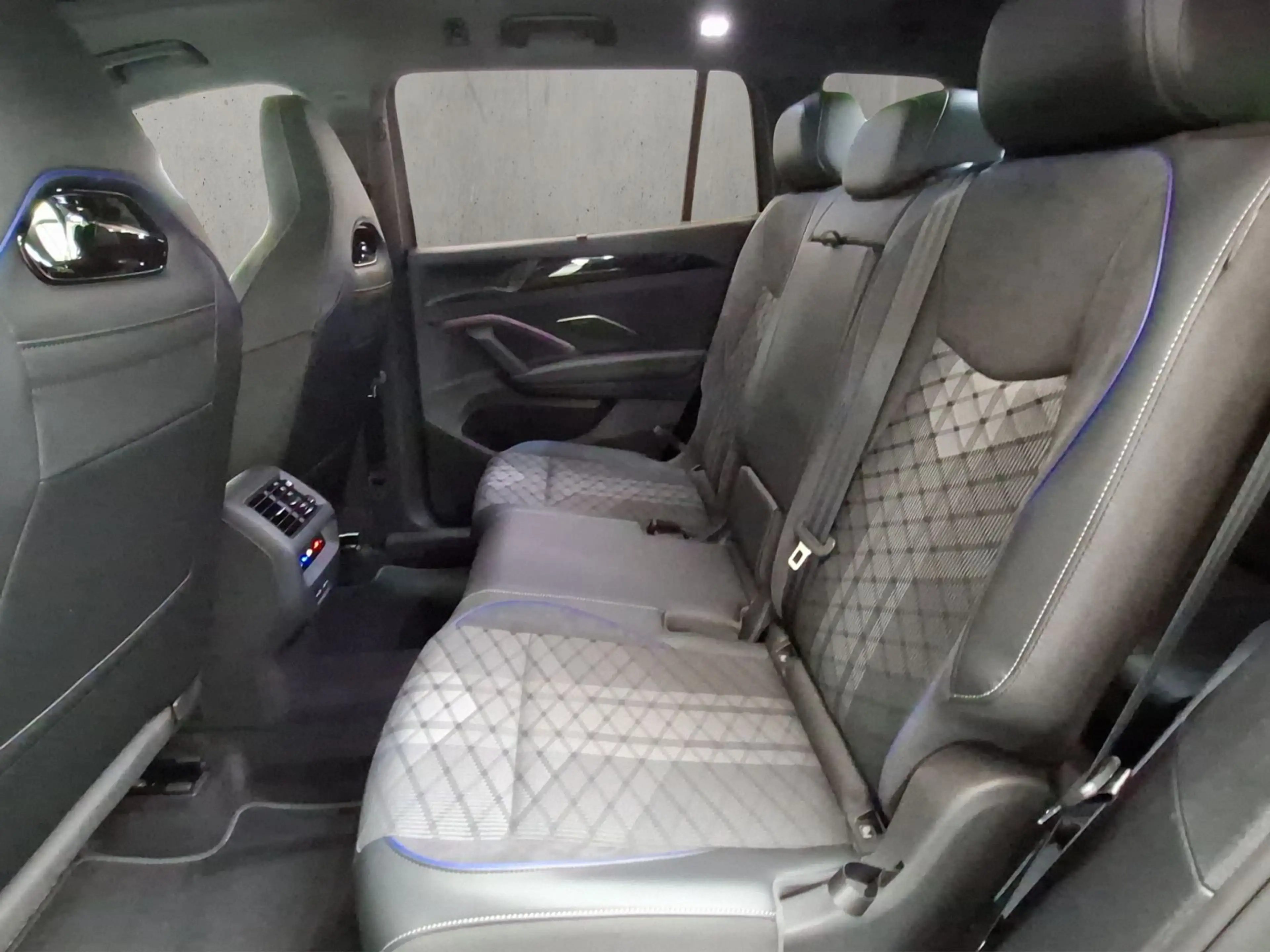 Volkswagen Tayron R-Line 2,0 l TDI 4MOTION 142 kW ( 193 PS) — photo 11