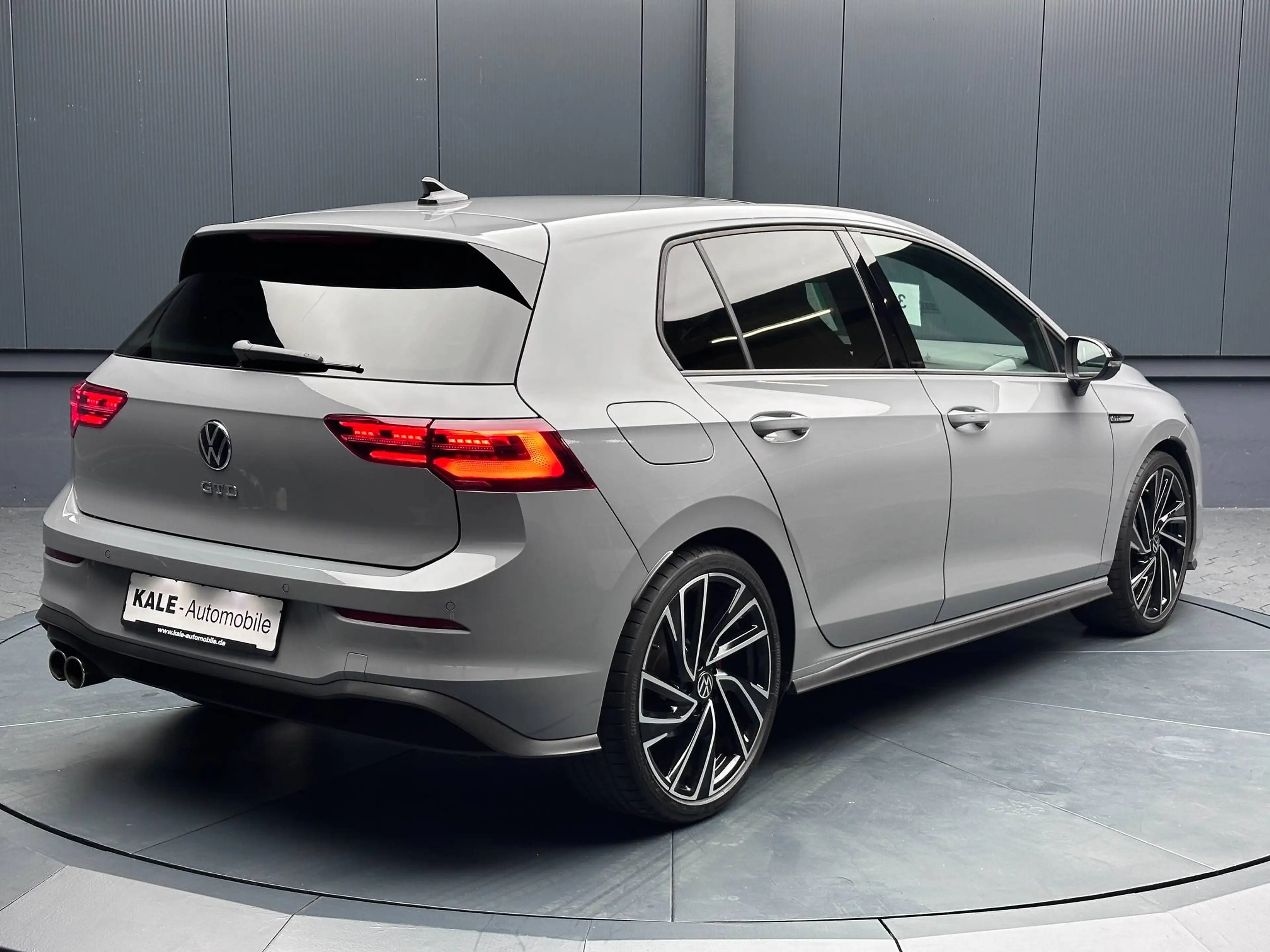 Volkswagen Golf GTD Black Style *19Zoll*PANORAMA*LEDER*H&K*SitzKlima*HuD* — photo 5