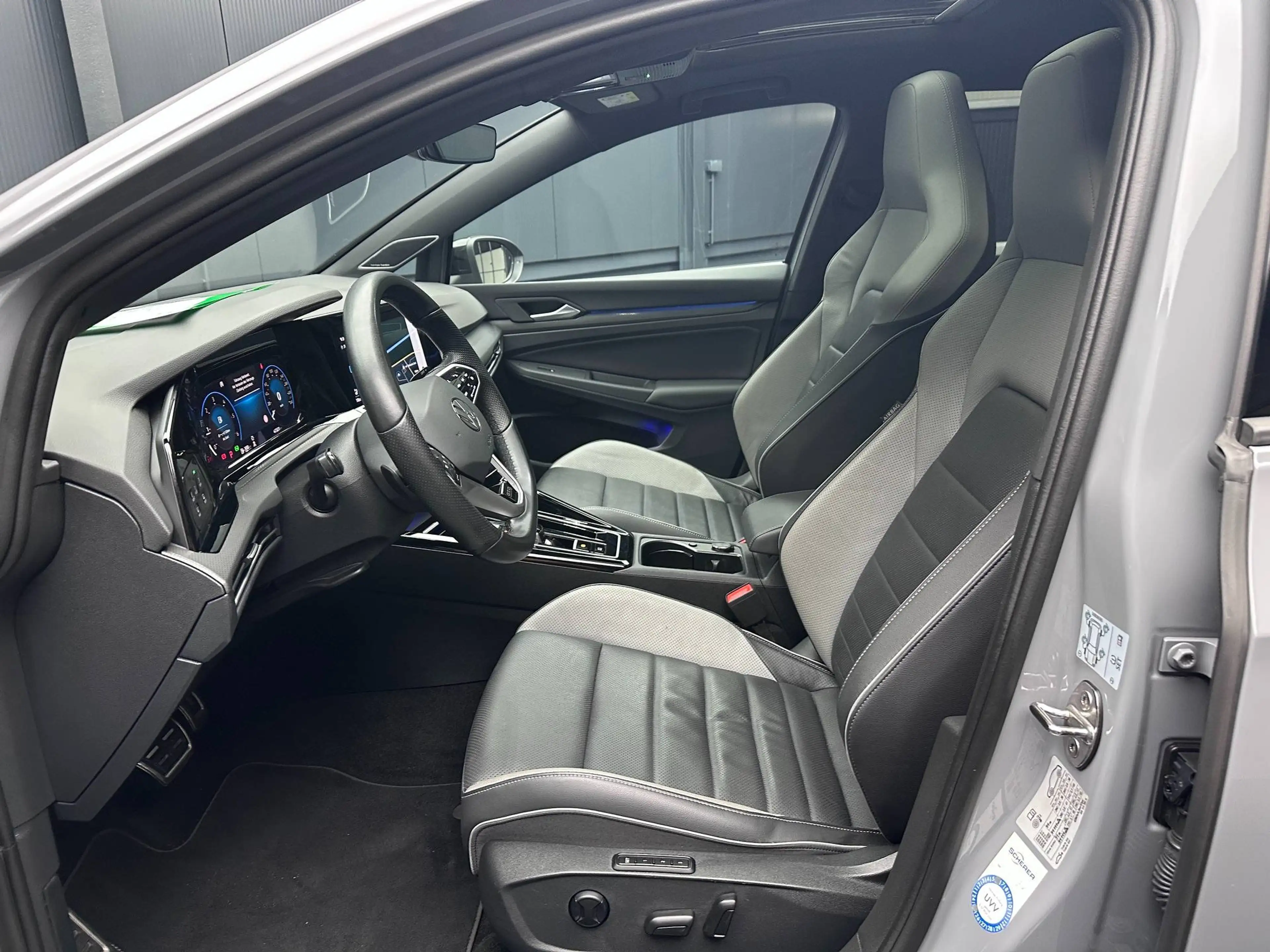 Volkswagen Golf GTD Black Style *19Zoll*PANORAMA*LEDER*H&K*SitzKlima*HuD* — photo 15