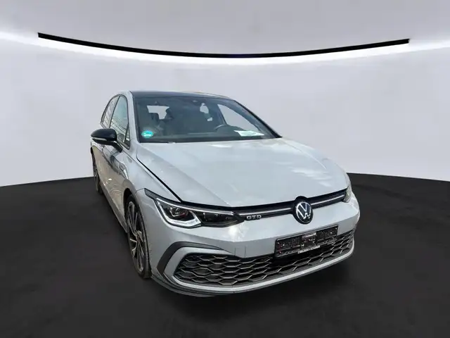Volkswagen Golf view 2
