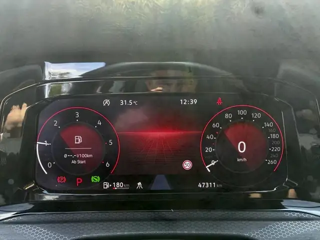 Volkswagen Golf view 9
