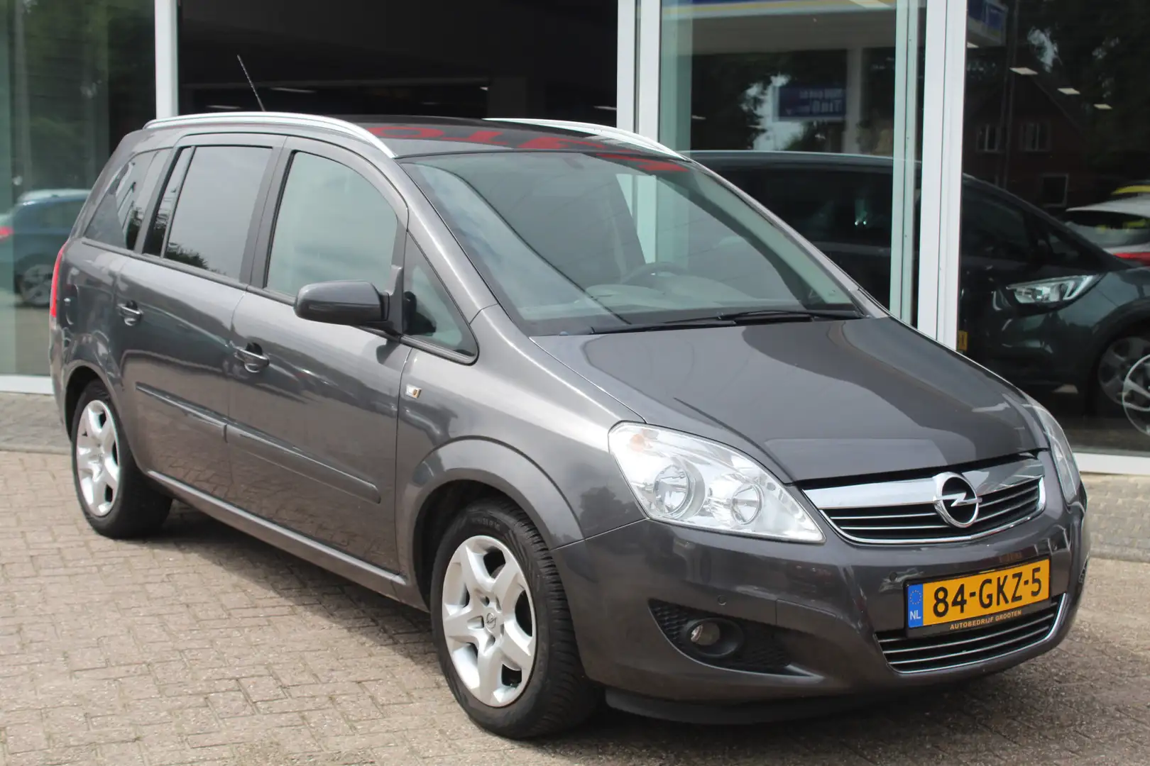 Opel Zafira 1.8 Temptation Gris - 2