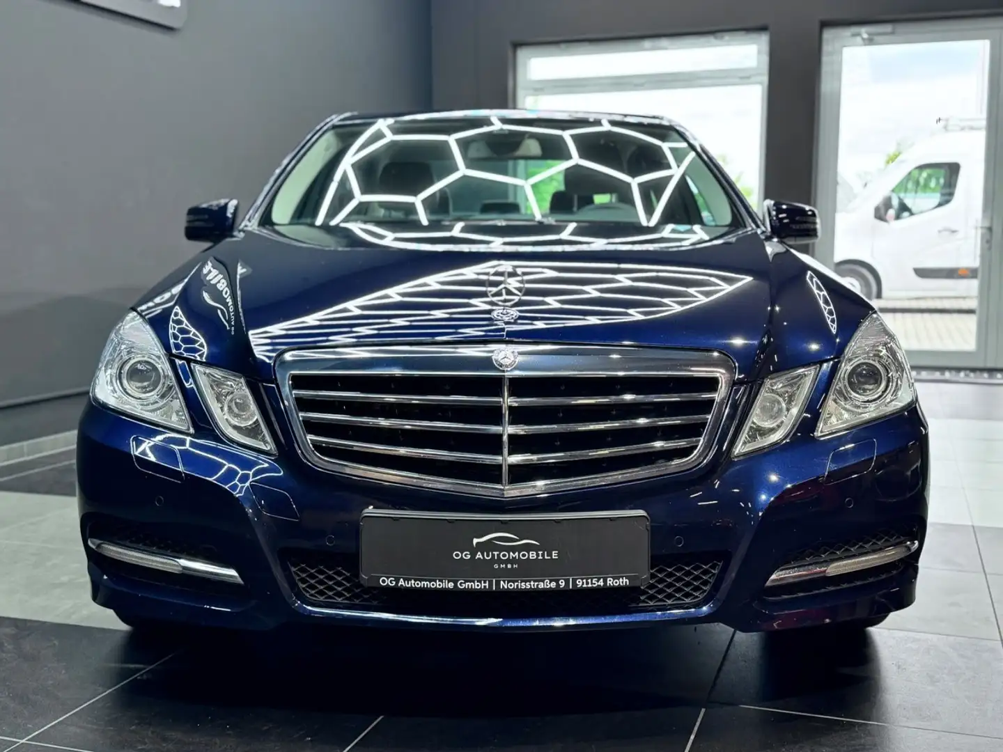 Mercedes-Benz E 350 CDI*AIRMATIC*XENON*PDC*LEDER*NAVI*TEMPOMAT Modrá - 2