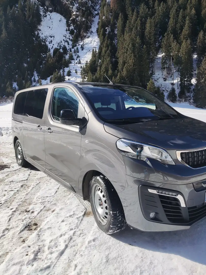 Peugeot e-Traveller Business - 1