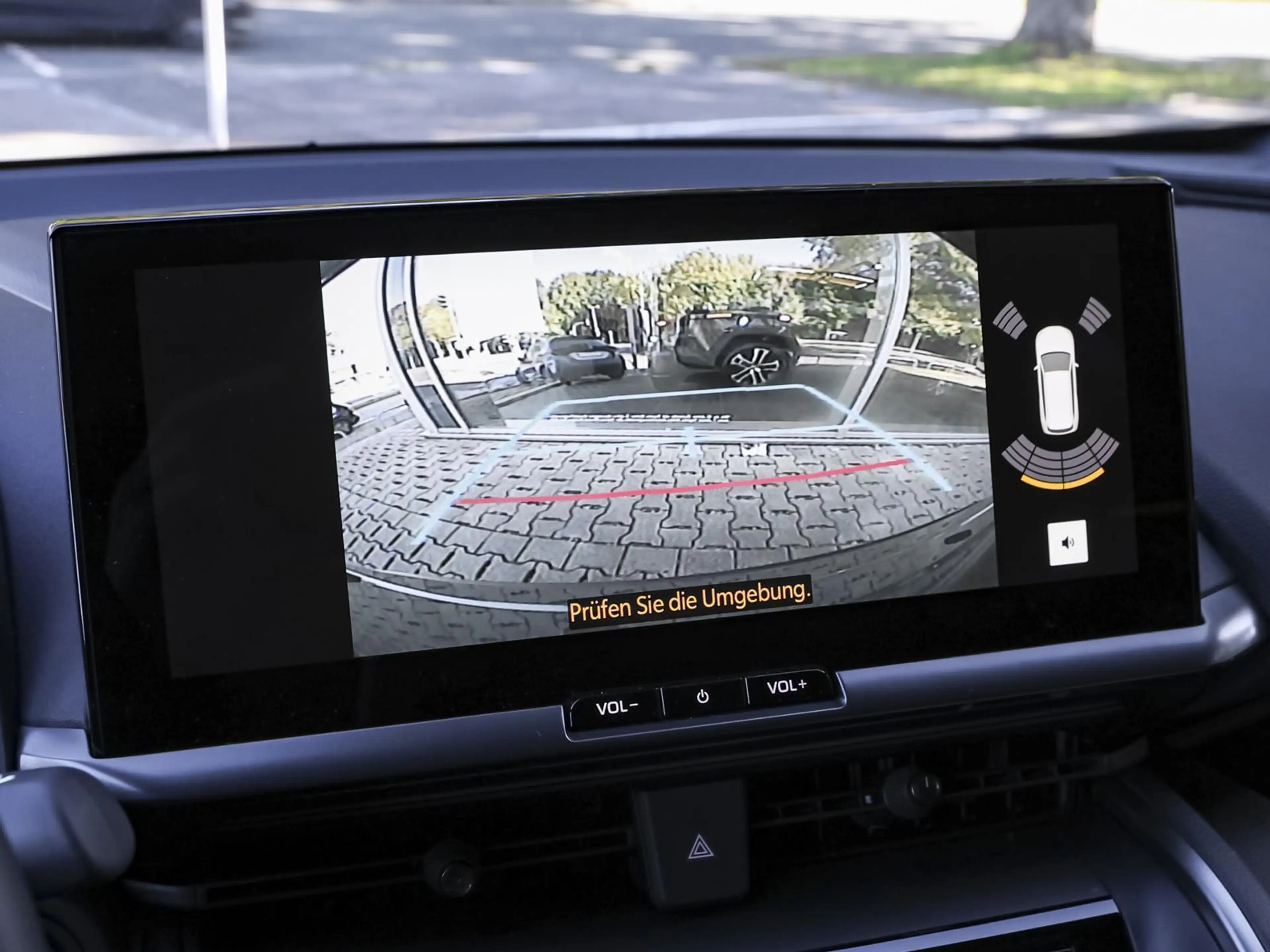 Toyota C-HR 2.0 Plug-in Hybrid Teamplayer NAVI SHZ PDC BT — photo 12