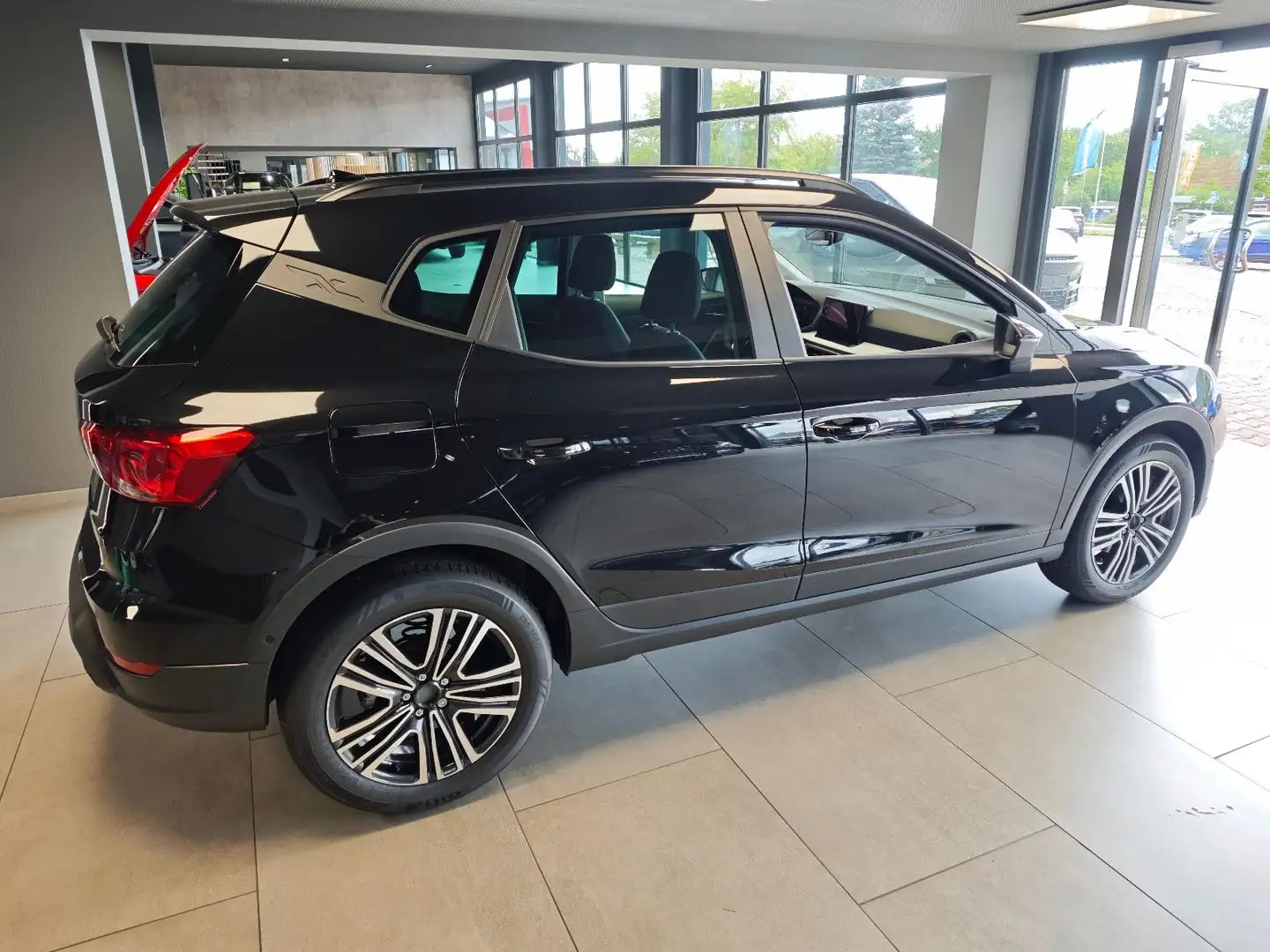 SEAT Arona Road Edition 1.0 TSI DSG Navi|FullLink Negru - 2