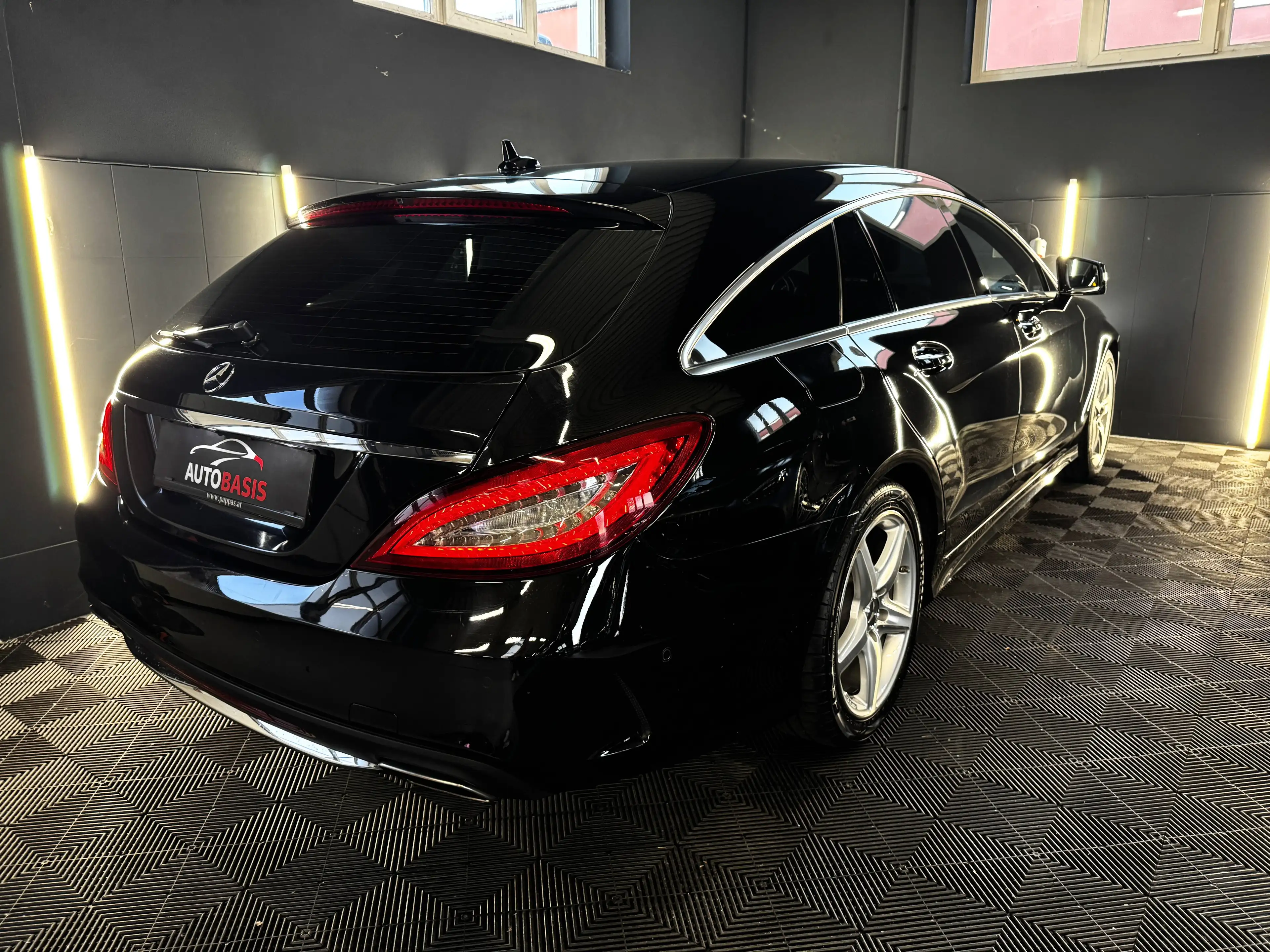 Mercedes-Benz CLS 350 CLS 350 d SB 4Matic AMG/Multibeam/Keyless/Kamera/Leder — photo 10
