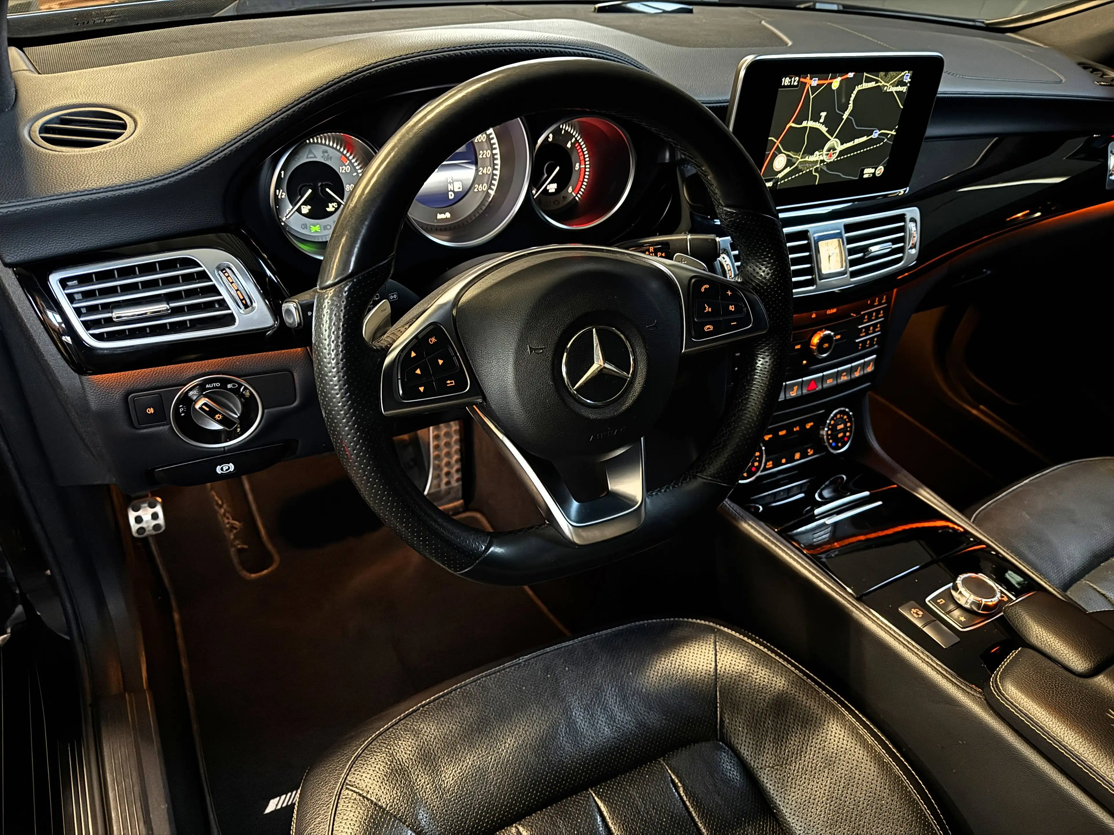 Mercedes-Benz CLS 350 CLS 350 d SB 4Matic AMG/Multibeam/Keyless/Kamera/Leder — photo 15