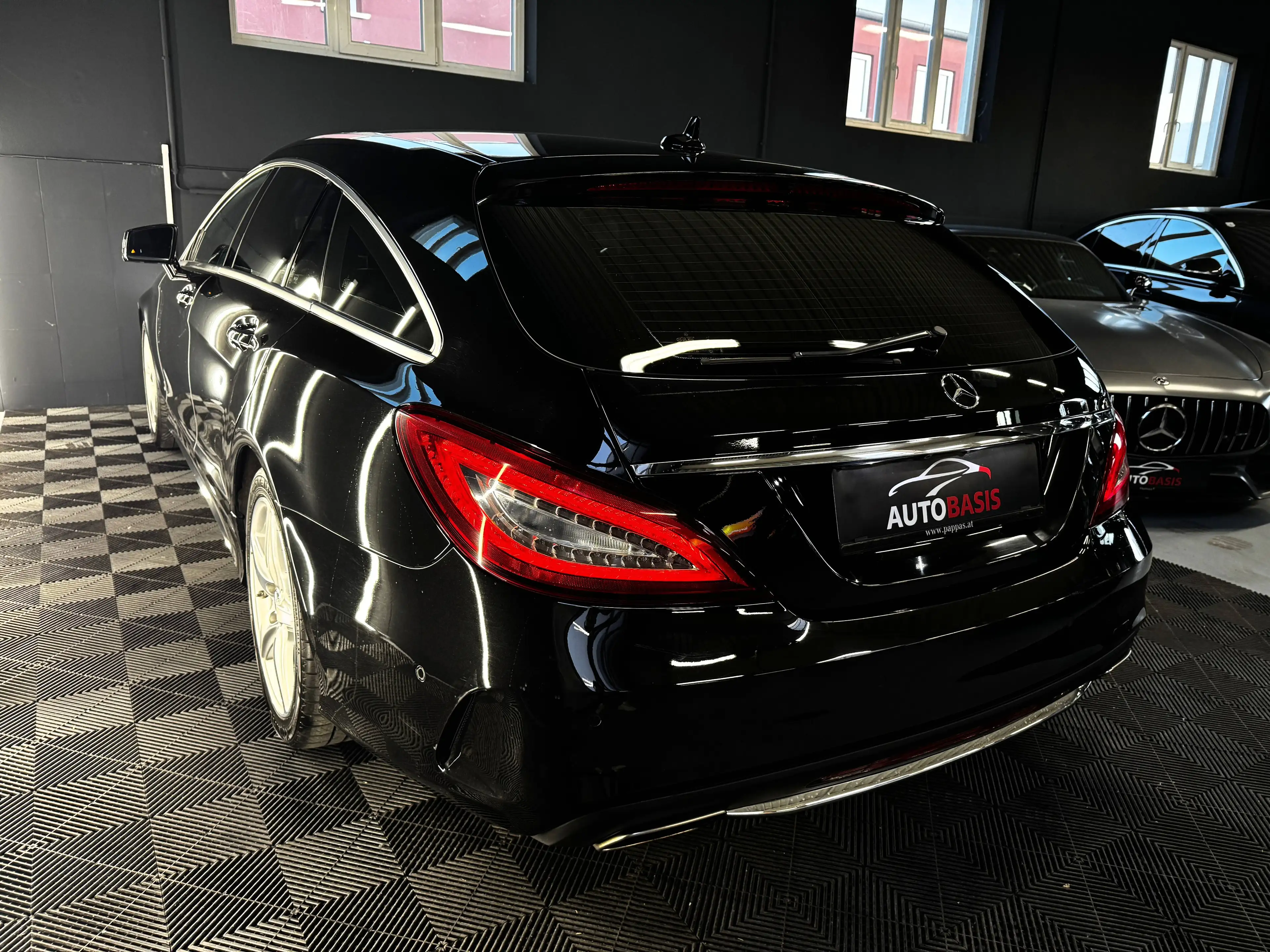 Mercedes-Benz CLS 350 CLS 350 d SB 4Matic AMG/Multibeam/Keyless/Kamera/Leder — photo 13