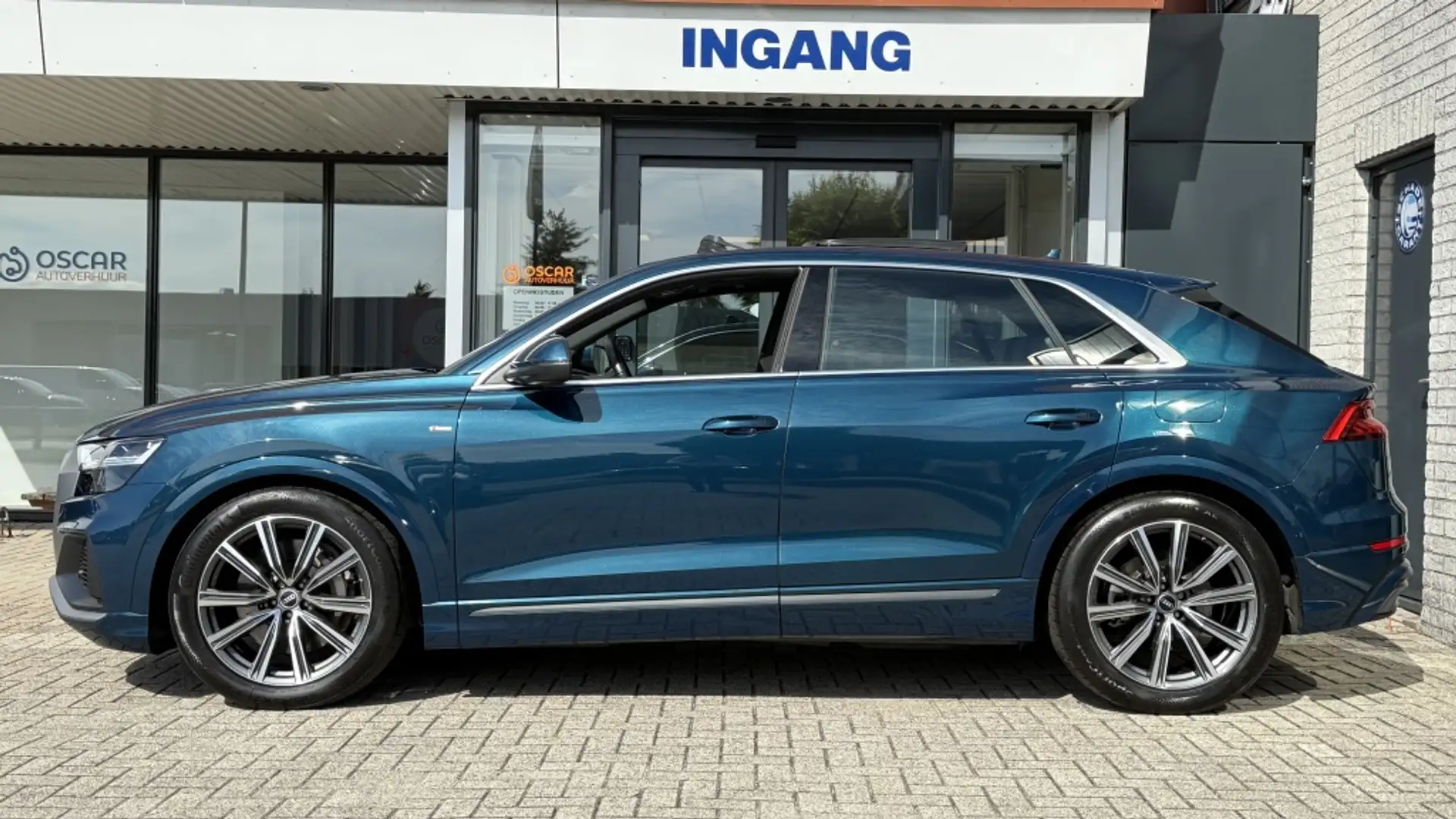 Audi Q8 55 TFSI e q S-Line | Pano | Camera Blauw - 2