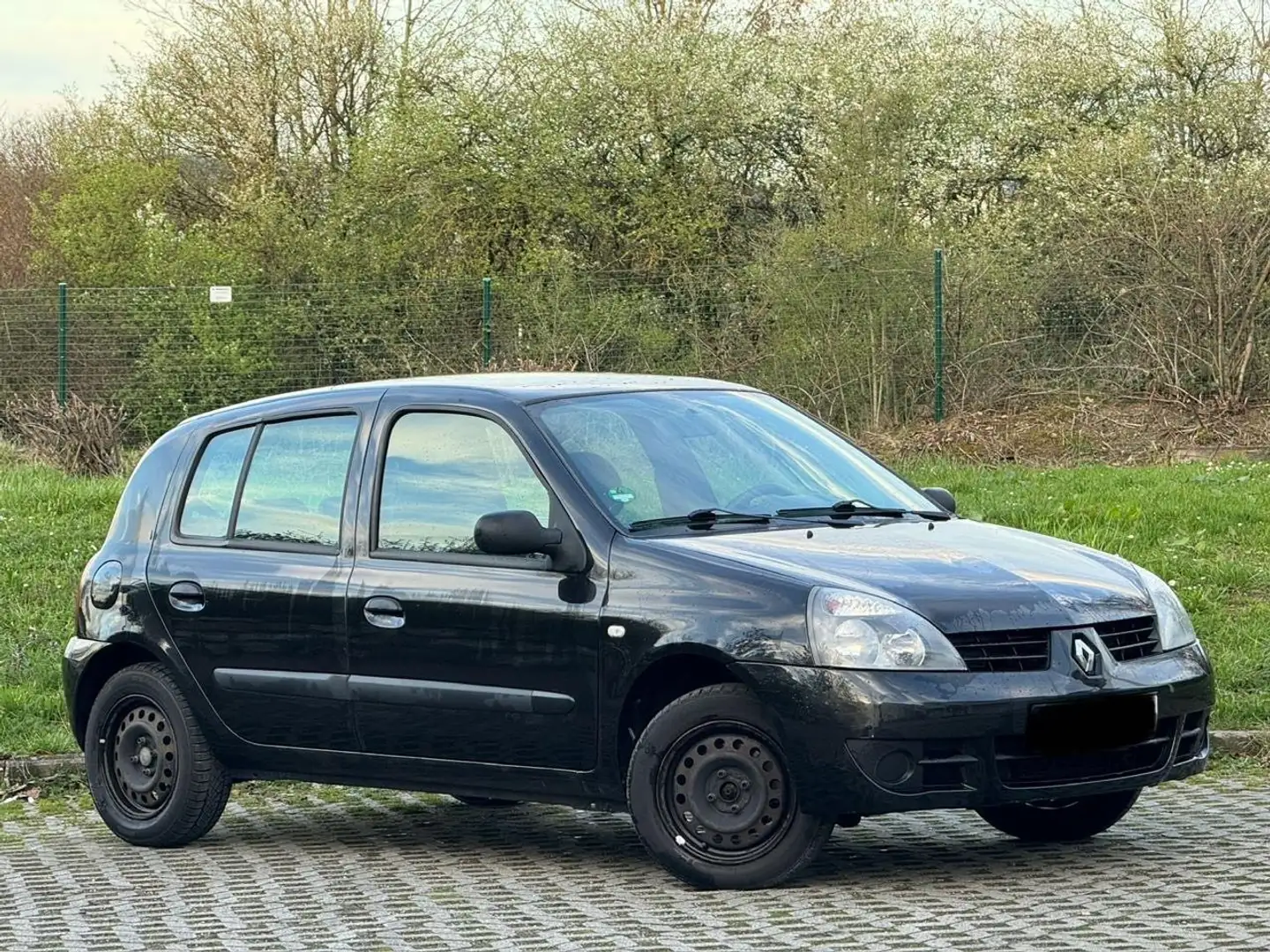 Renault Clio 1.2 16V Campus guter Zustand Noir - 1