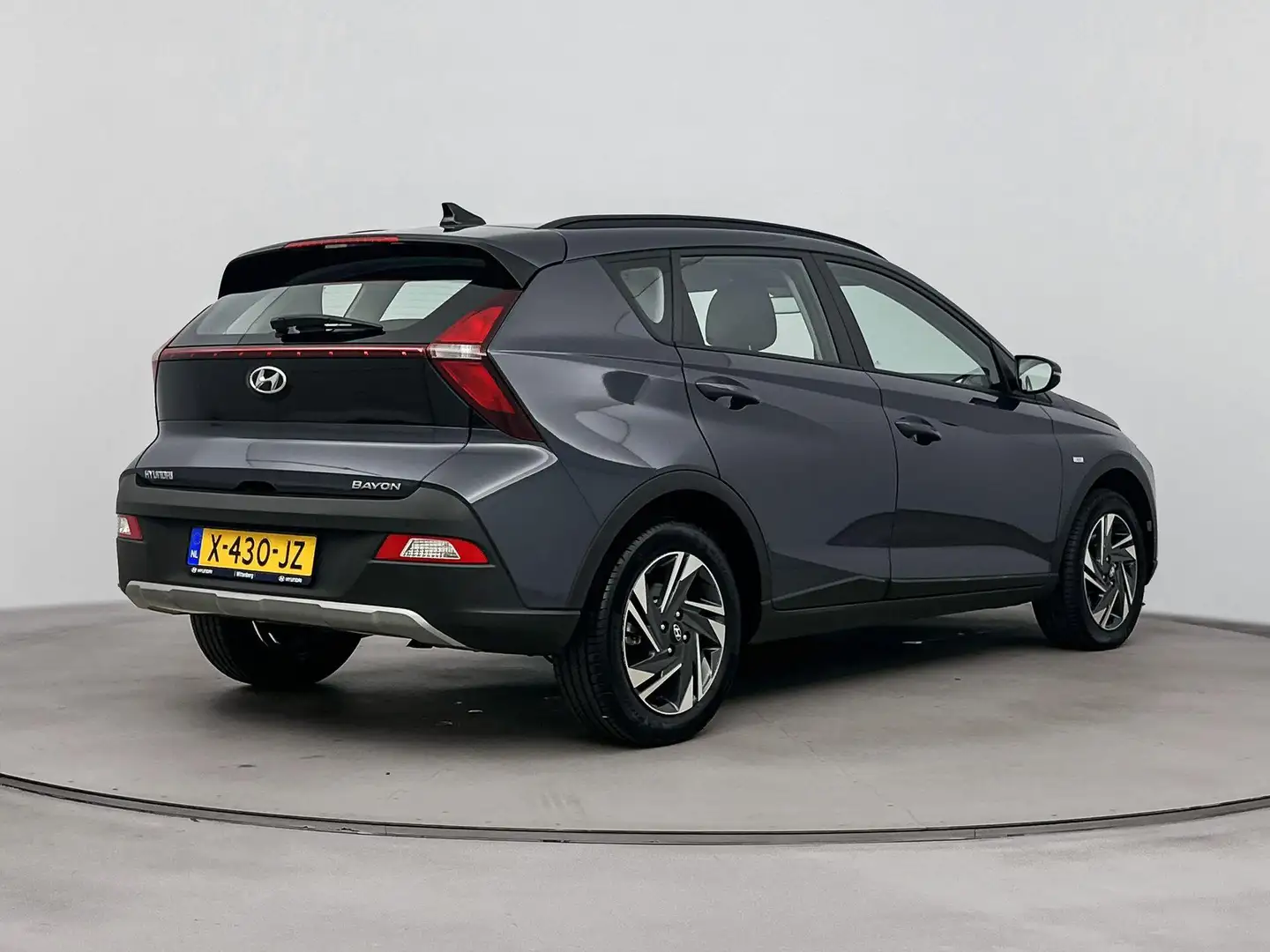 Hyundai BAYON 1.0 T-GDI COMFORT | NAVI via APPLE CAR PLAY & ANDR Grau - 2