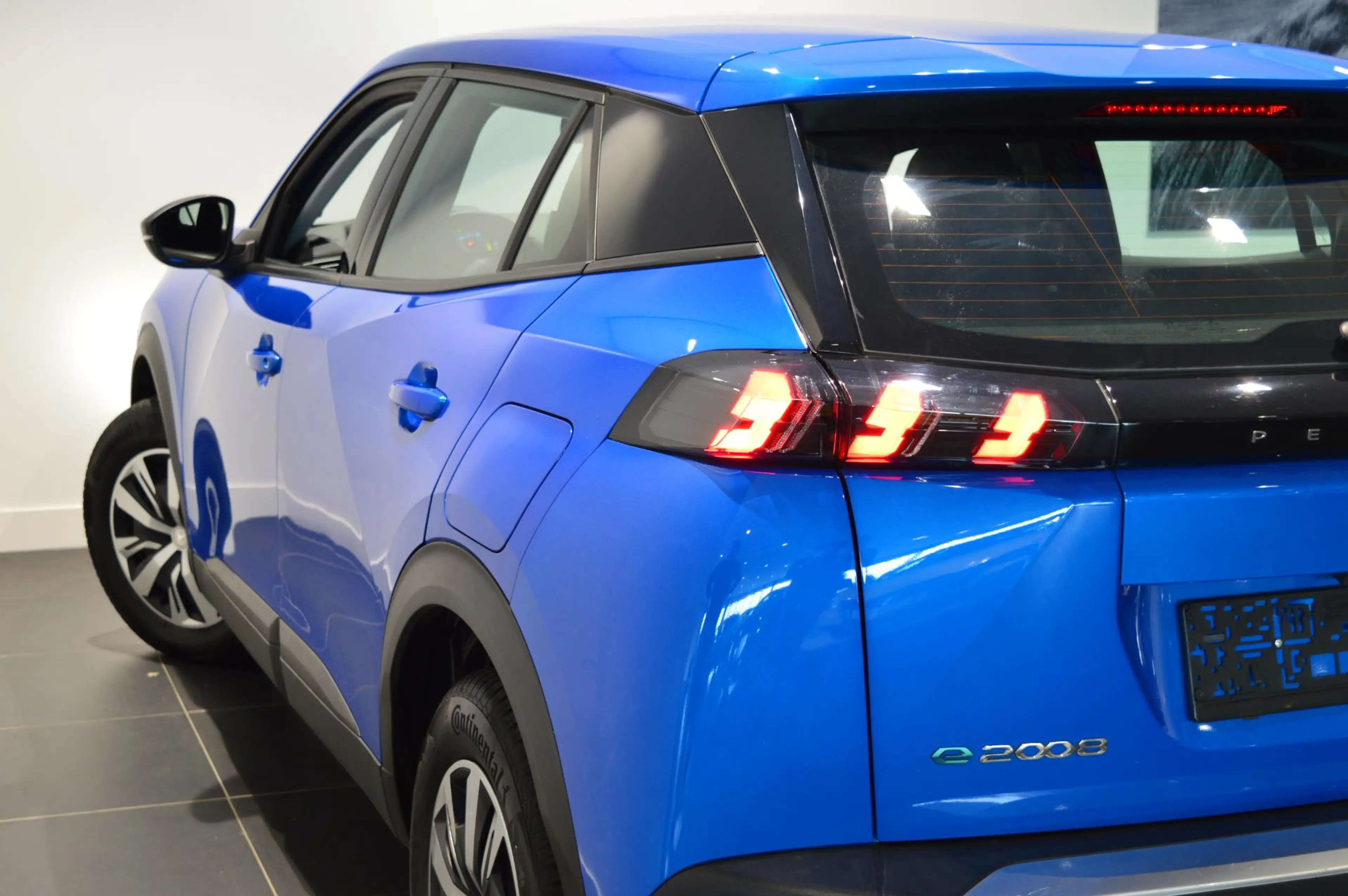 Peugeot e-2008 EV Active 50 kWh — photo 15