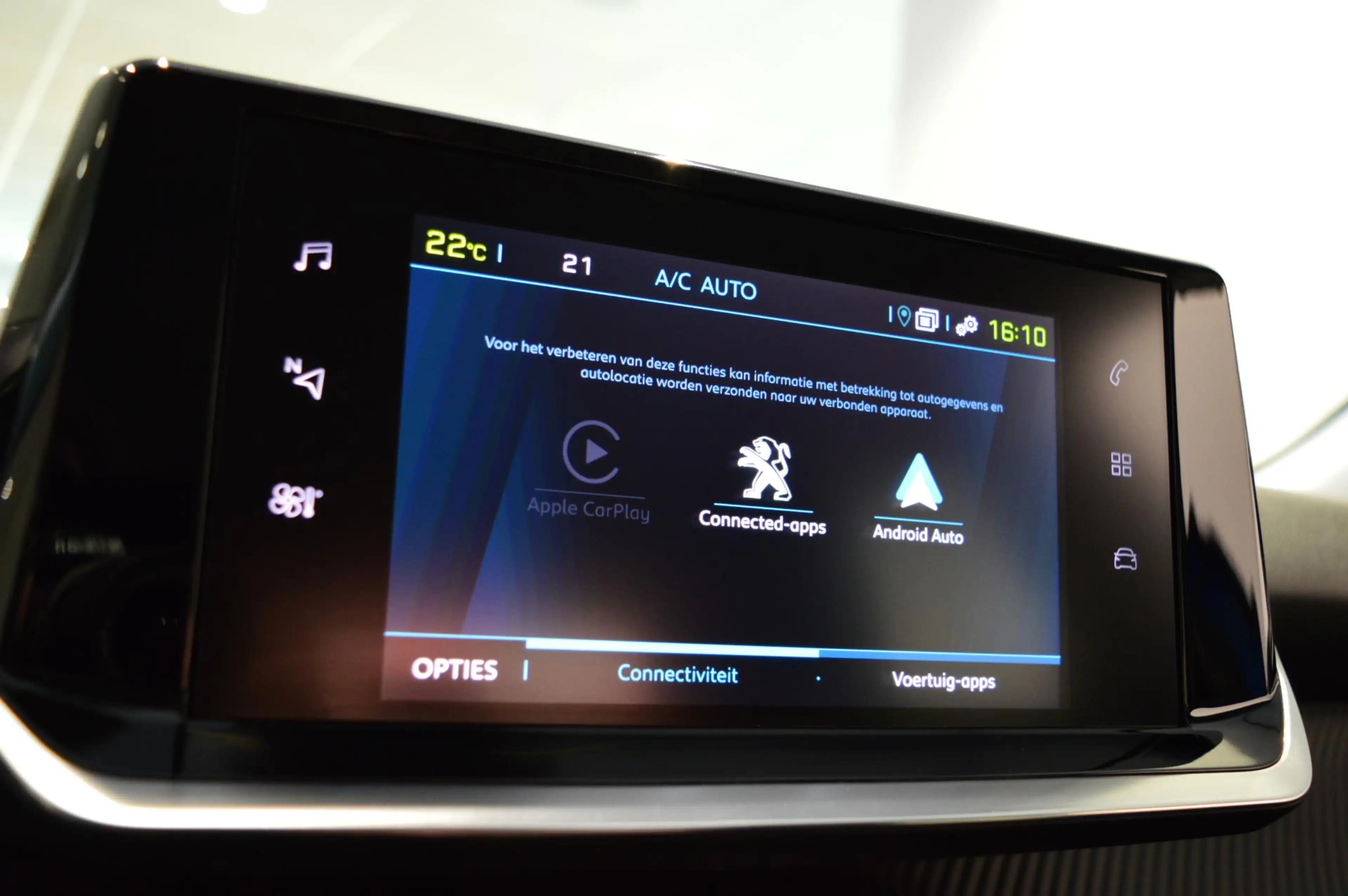 Peugeot e-2008 EV Active 50 kWh — photo 10