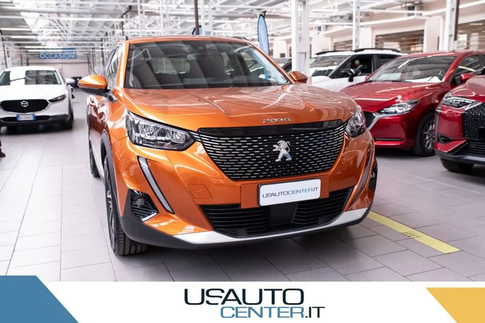 Peugeot 2008 II 2020 1.2 puretech Allure Pack s&s 100cv Arancione - 2