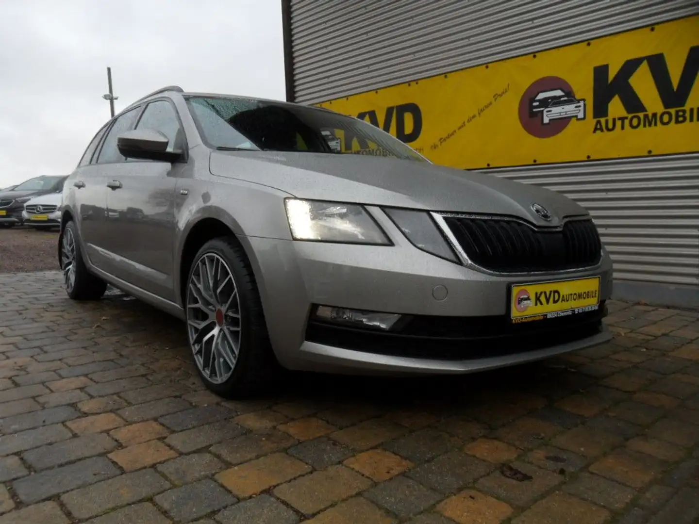 Skoda Octavia Combi Drive Beige - 1