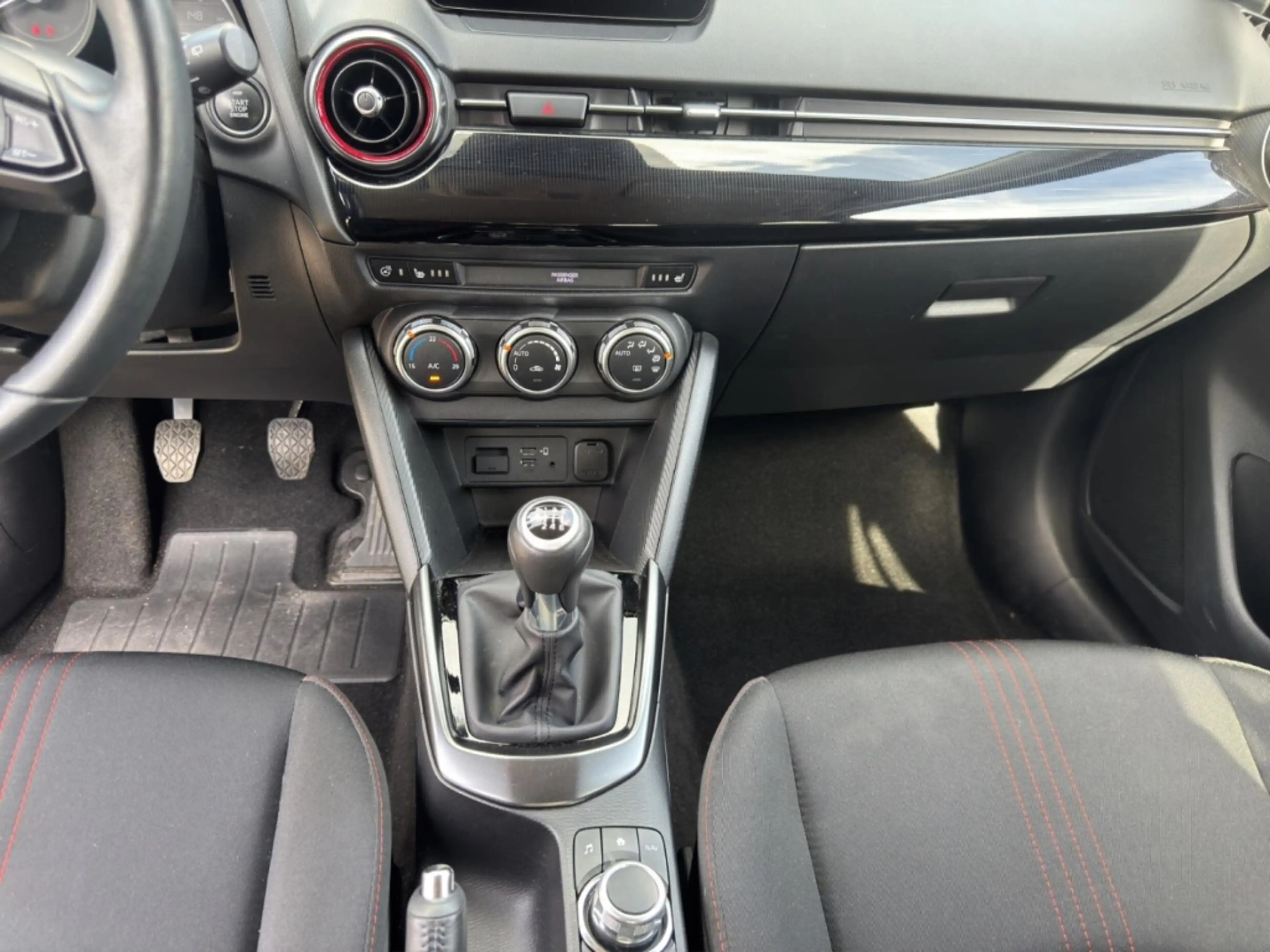 Mazda 2 Homura1.5L 90ps SHZ LenkHZ LED KlimaAT AppleCP AAu — photo 13