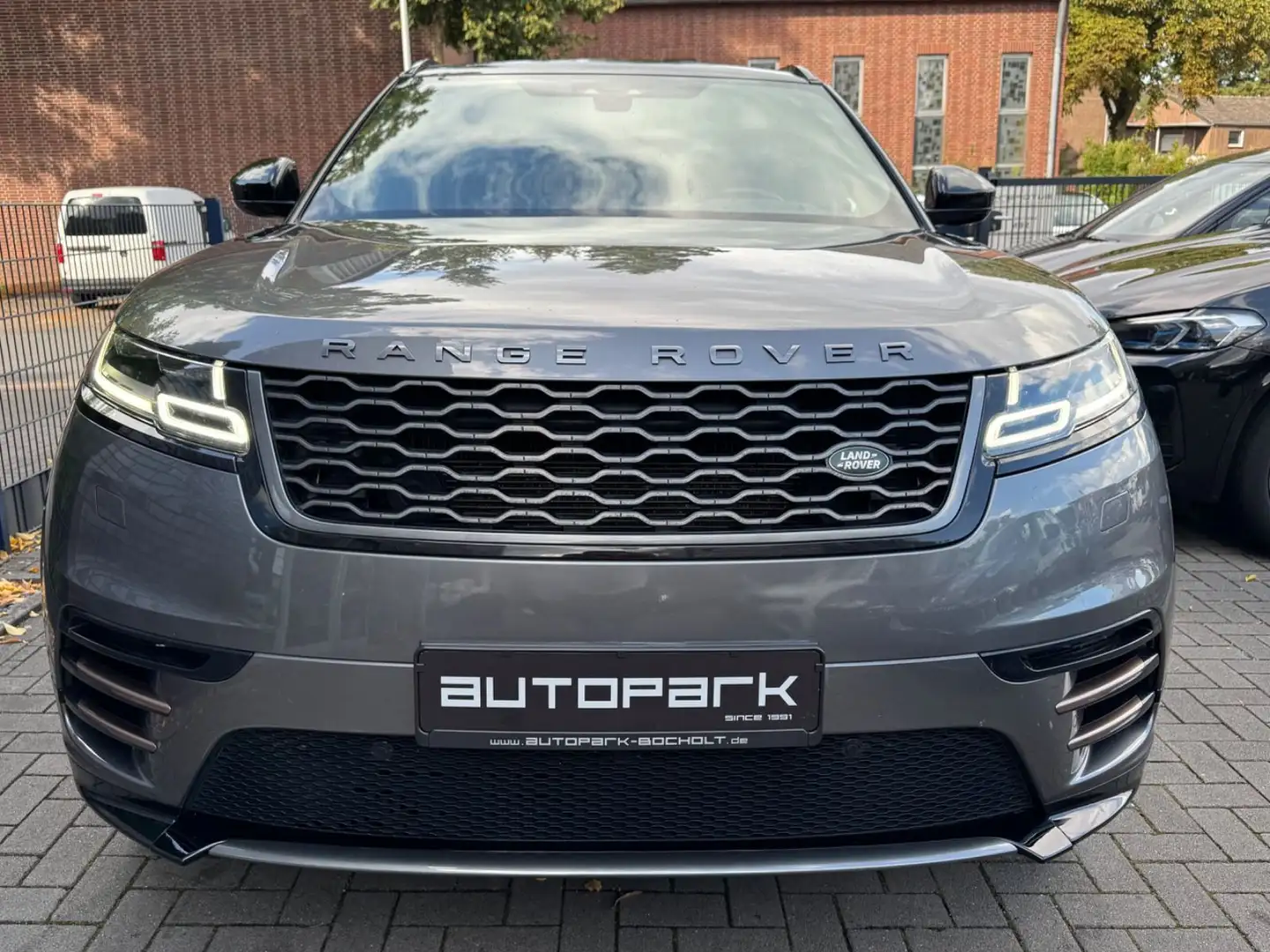 Land Rover Range Rover Velar R-Dynamic SE Panorama Matrix Grau - 2