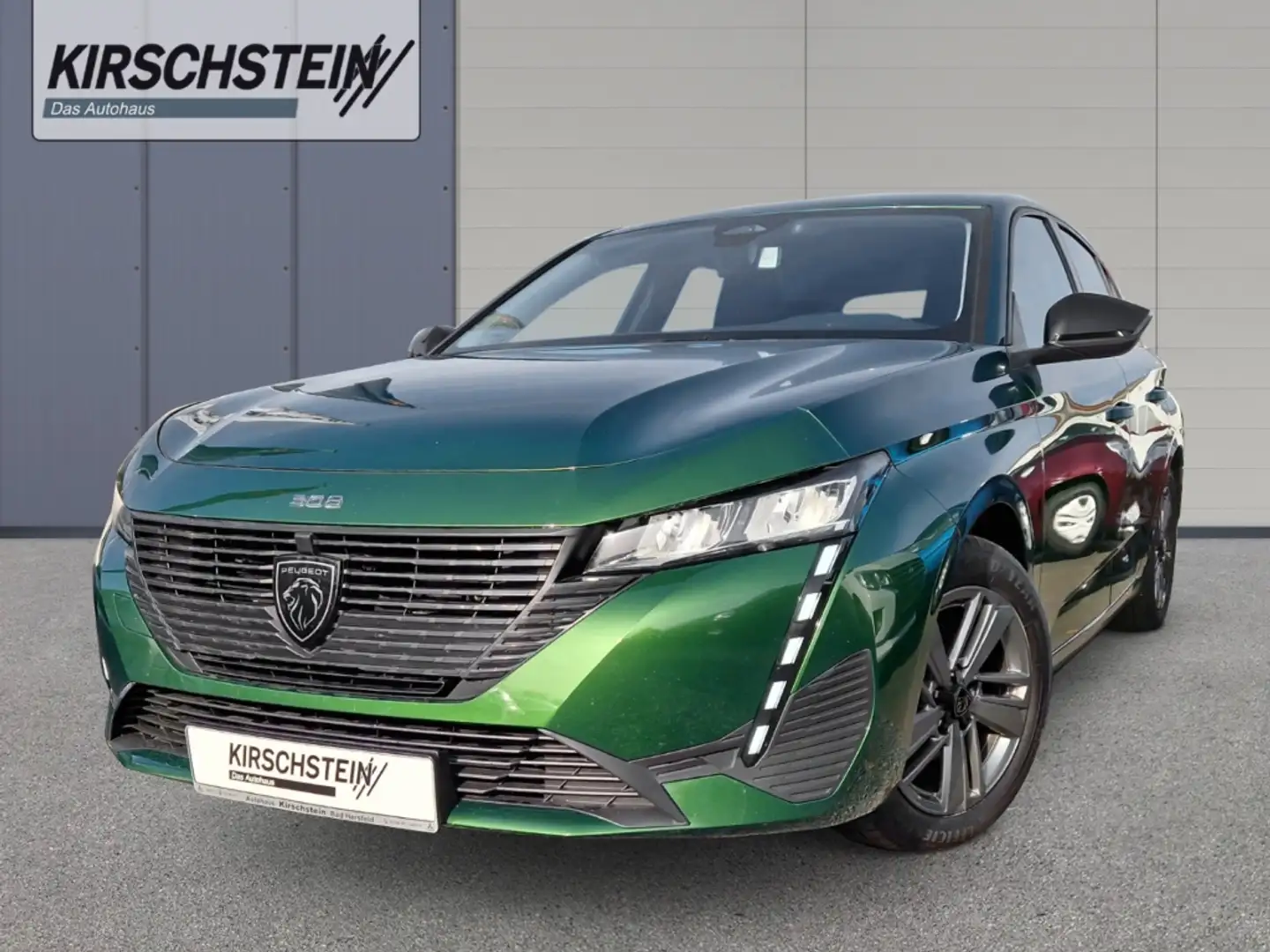 Peugeot 308 Active Pack 1.2 PureTech 130 LED Allwetterreifen Zöld - 1