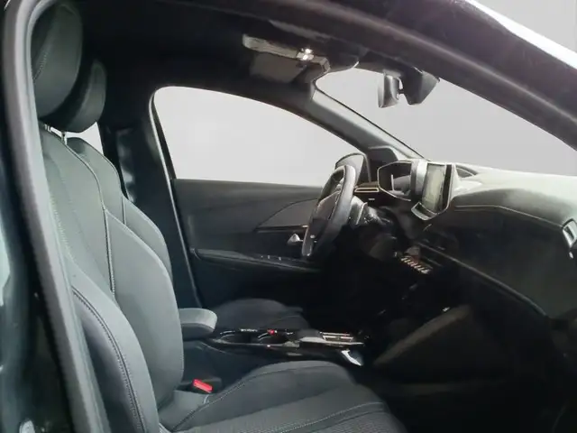 Peugeot 208 view 9