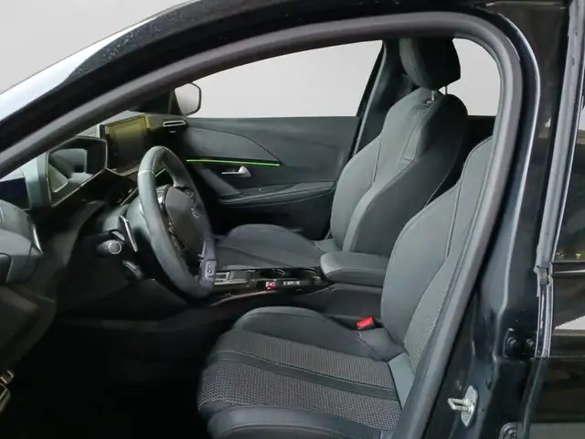 Peugeot 208 view 8
