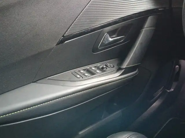 Peugeot 208 view 14